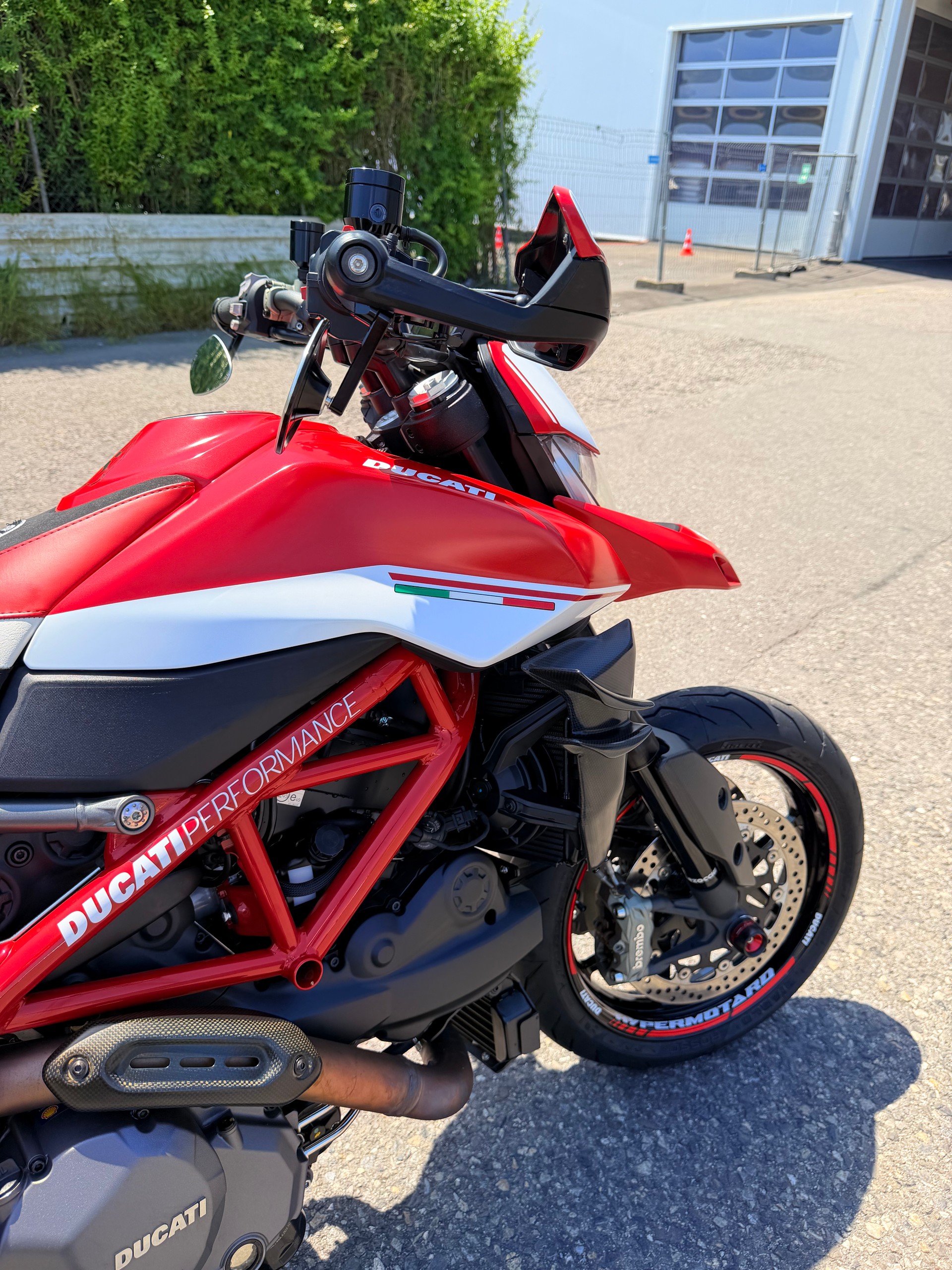 DUCATI Hypermotard 950 full équipée-image-4