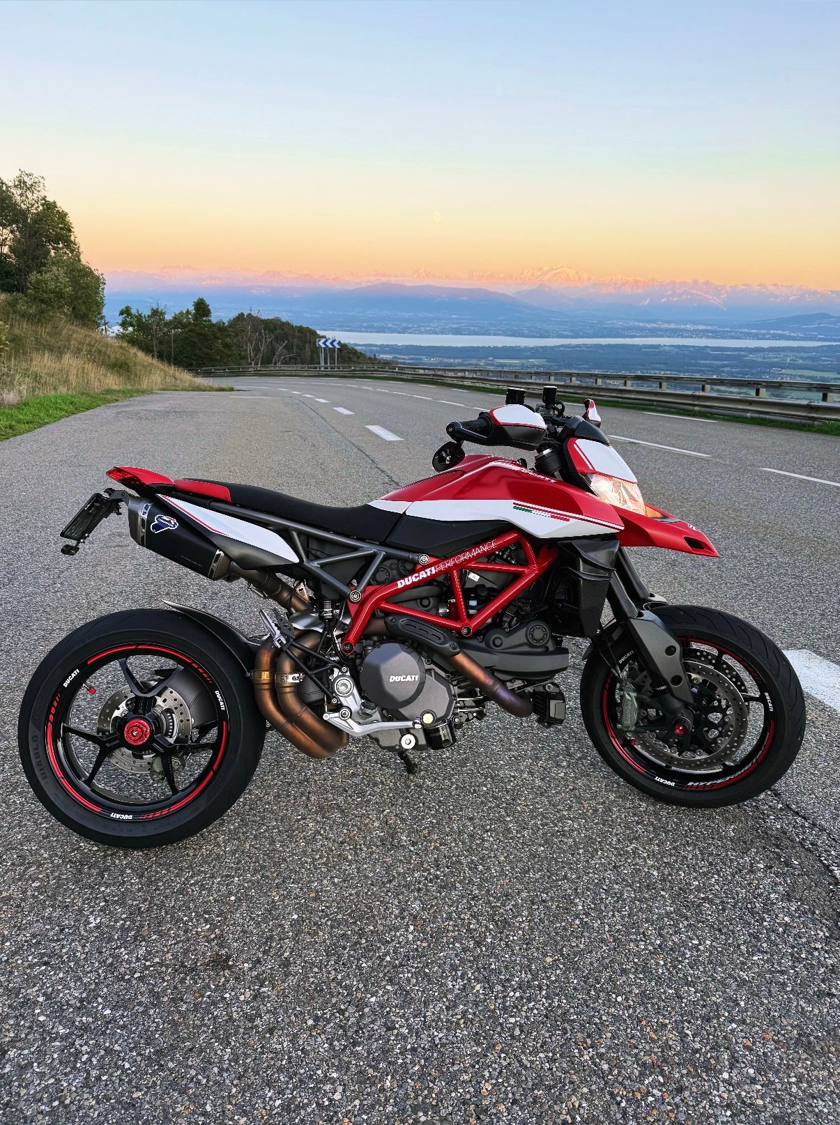 DUCATI Hypermotard 950 full équipée-image-0