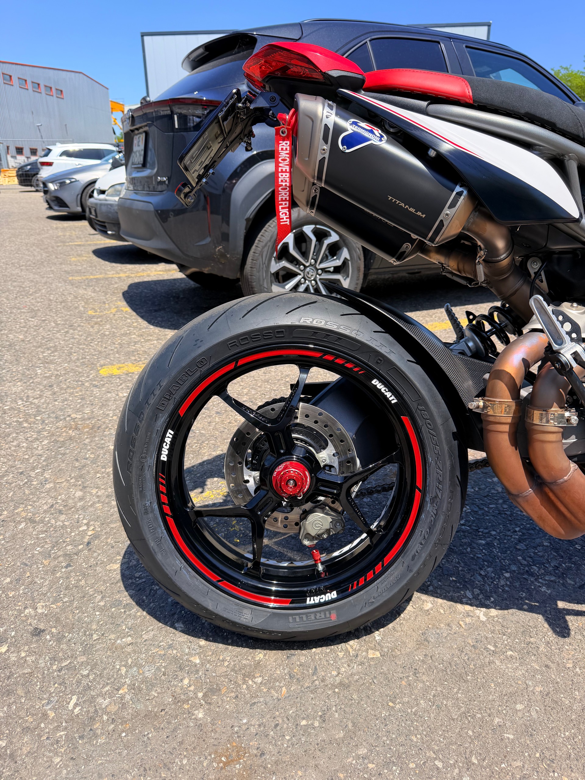 DUCATI Hypermotard 950 full équipée-image-10