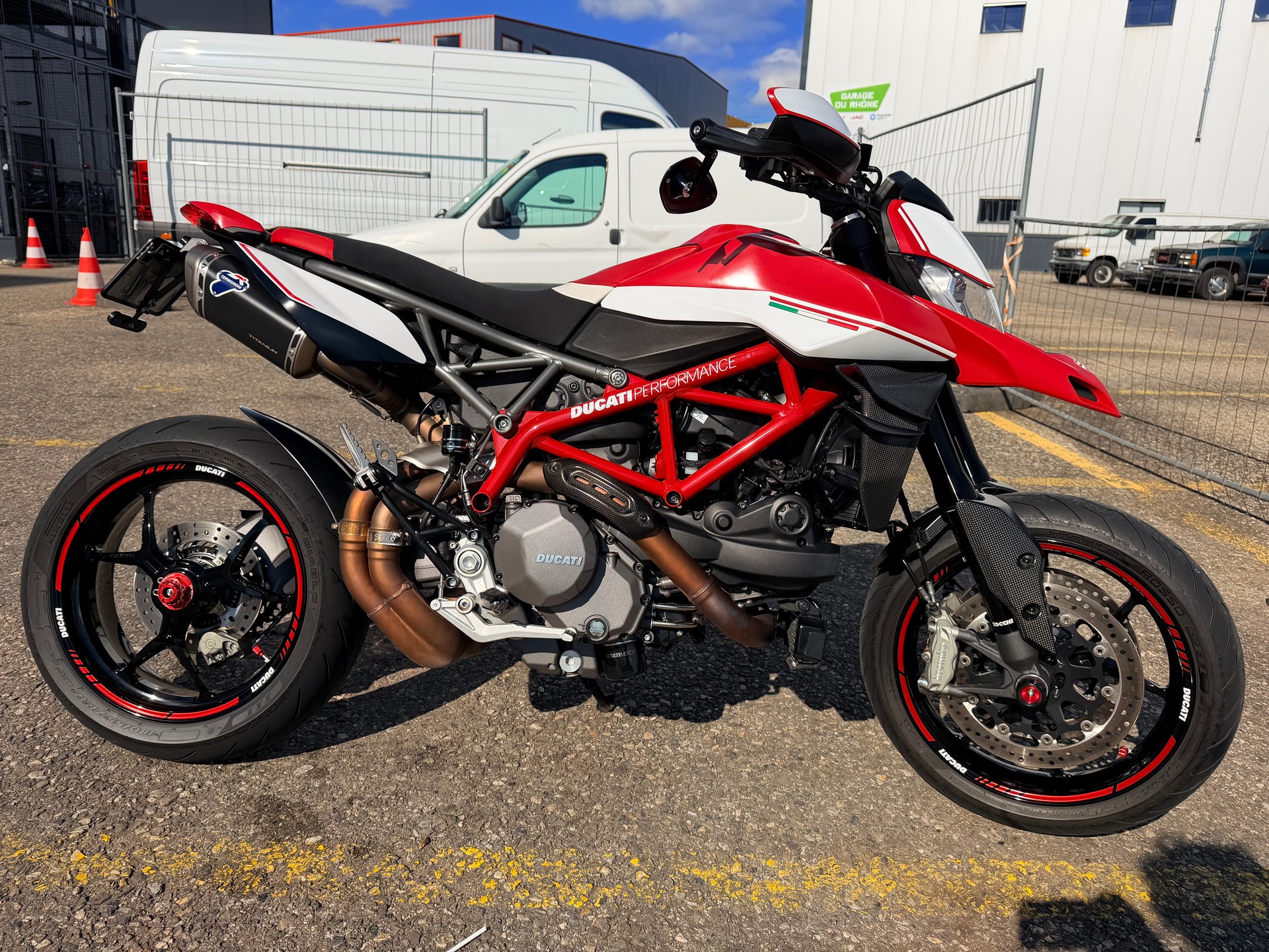 DUCATI Hypermotard 950 full équipée-image-2