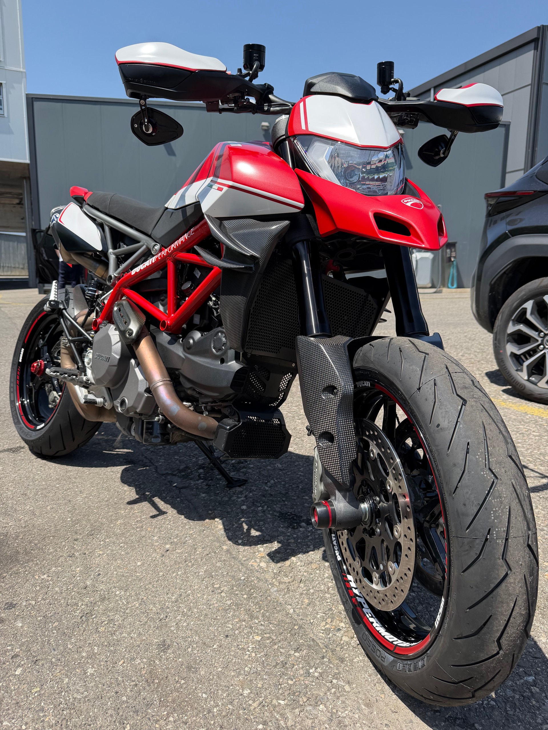 DUCATI Hypermotard 950 full équipée-image-3