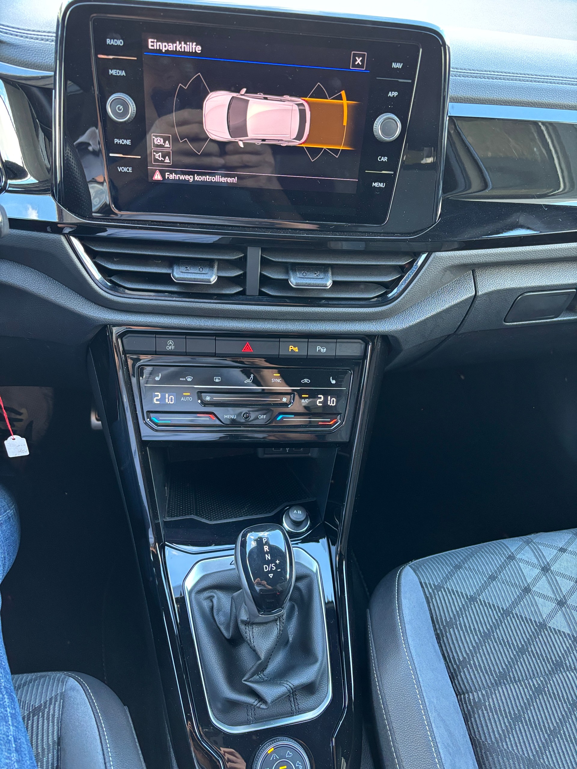 VW T-Roc 2.0 TSI R-Line DSG 4Motion-image-12