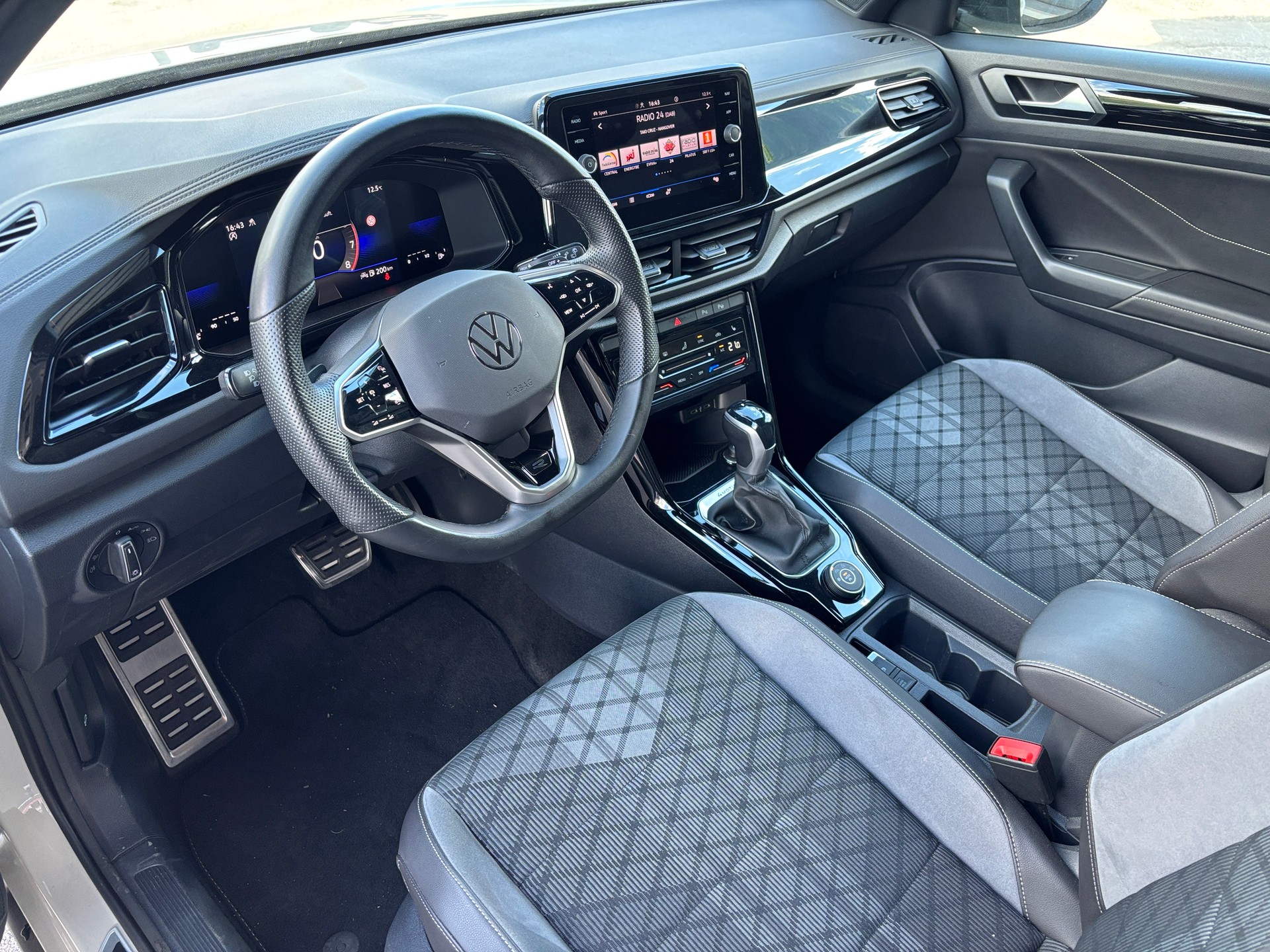 VW T-Roc 2.0 TSI R-Line DSG 4Motion-image-7