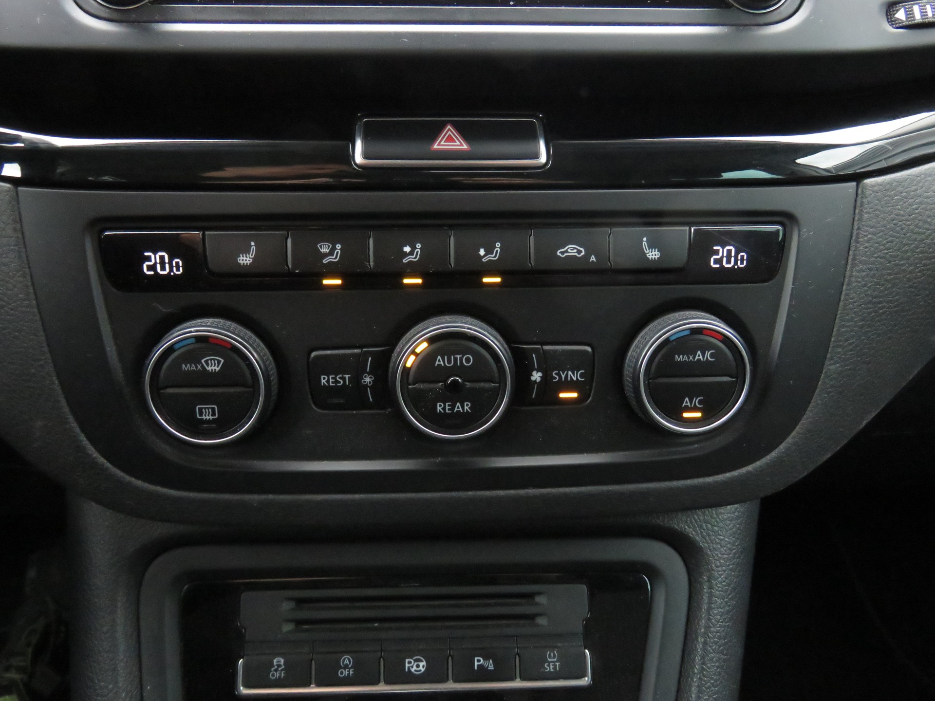 SEAT Alhambra 2.0 TDI Style DSG (7-Plätzer, Automat)-image-18
