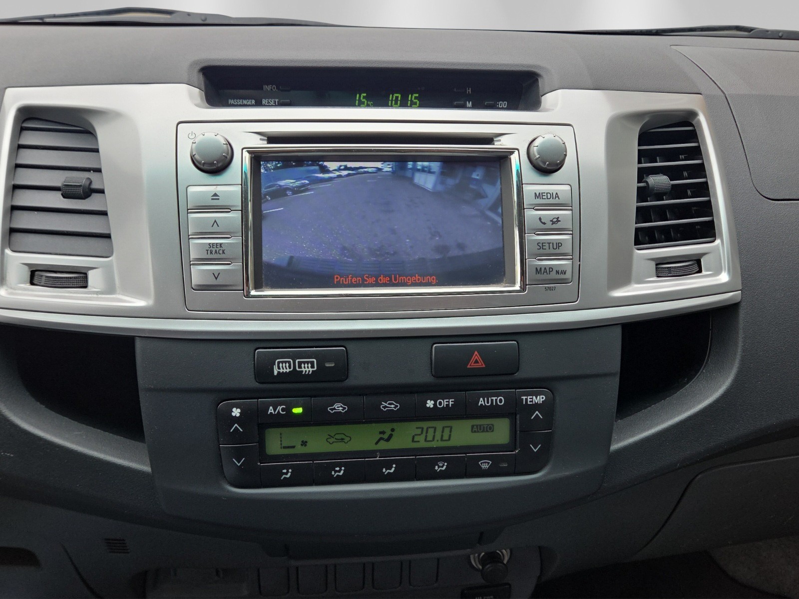 TOYOTA Hilux 3.0 DoubleCab LineaSol-image-14