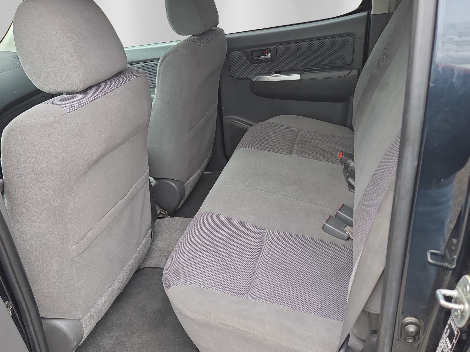 TOYOTA Hilux 3.0 DoubleCab LineaSol-image-10