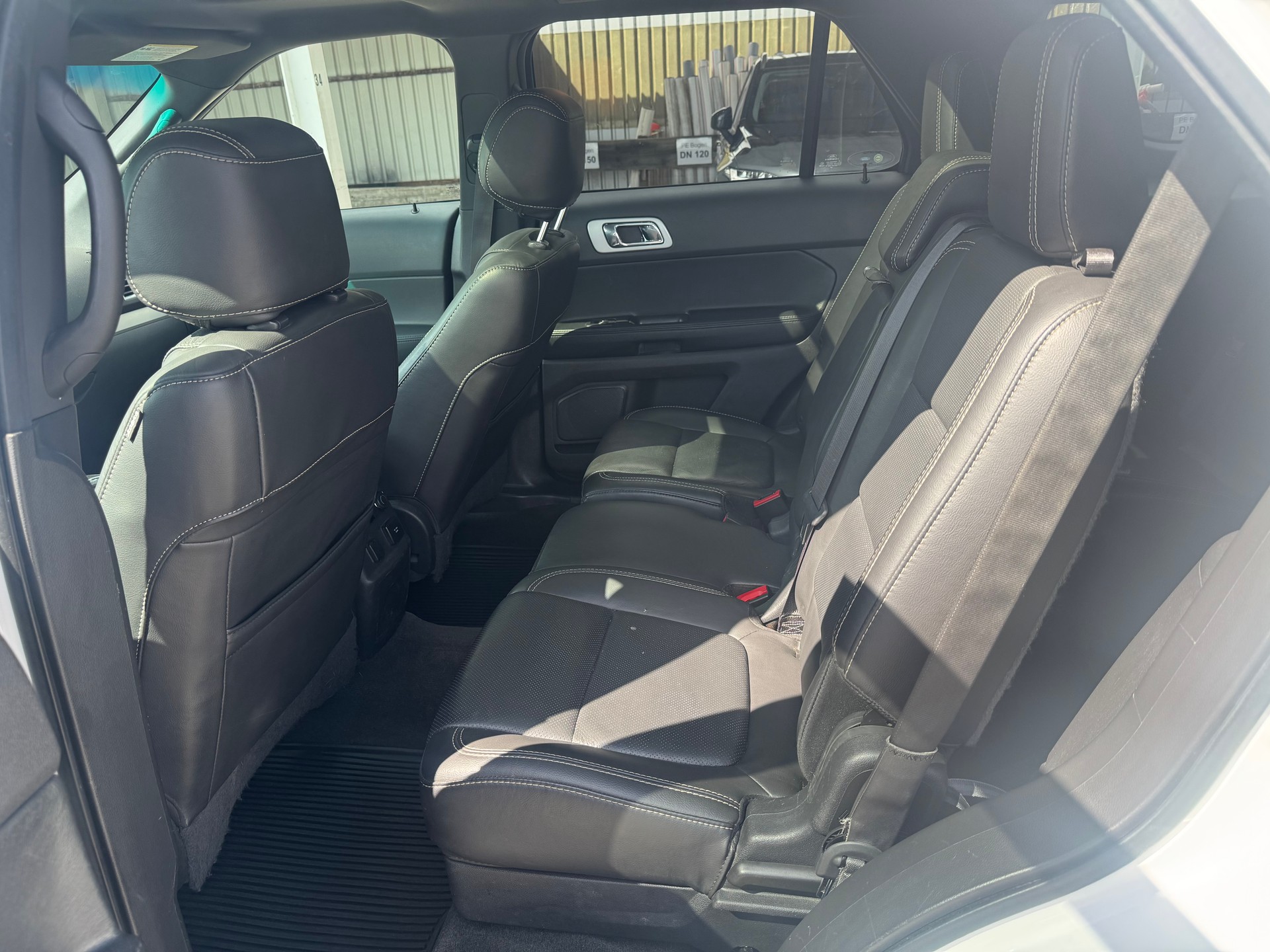 FORD EXPLORER 7 platz 370 PS-image-4