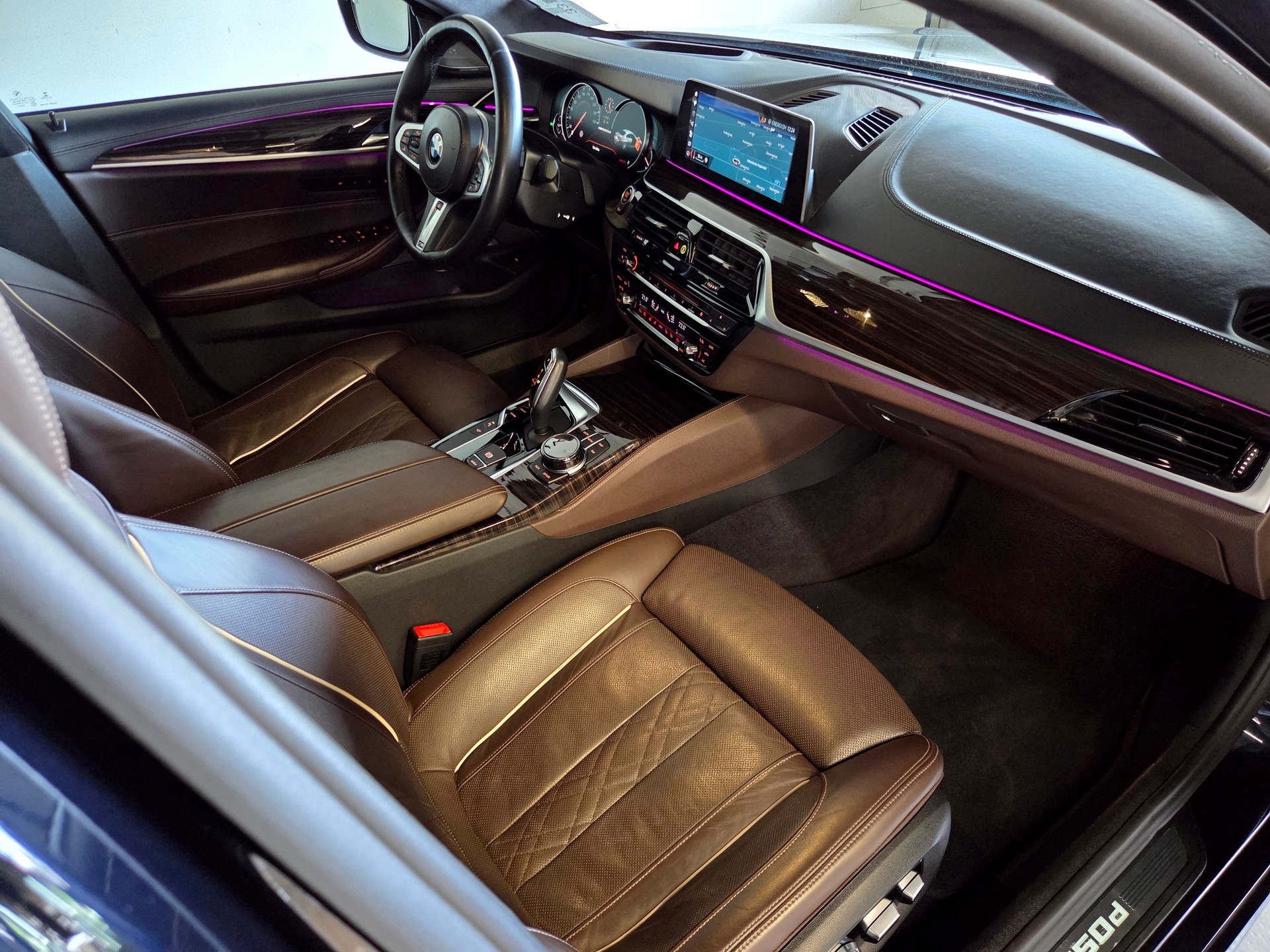 BMW M550d xDrive-image-13