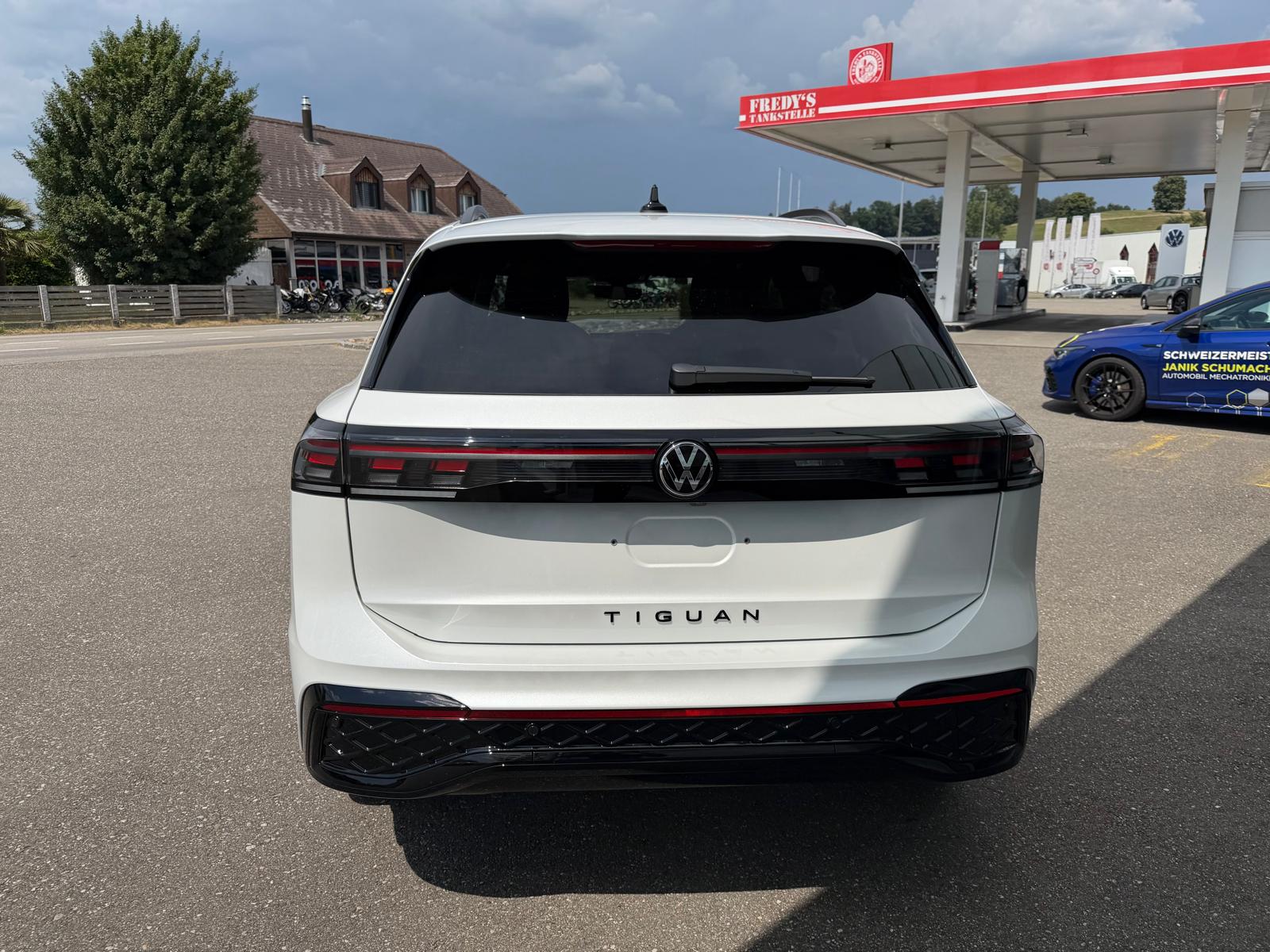 VW Tiguan 2.0 TSI DSG R-Line United 4Motion-showroom-element-3