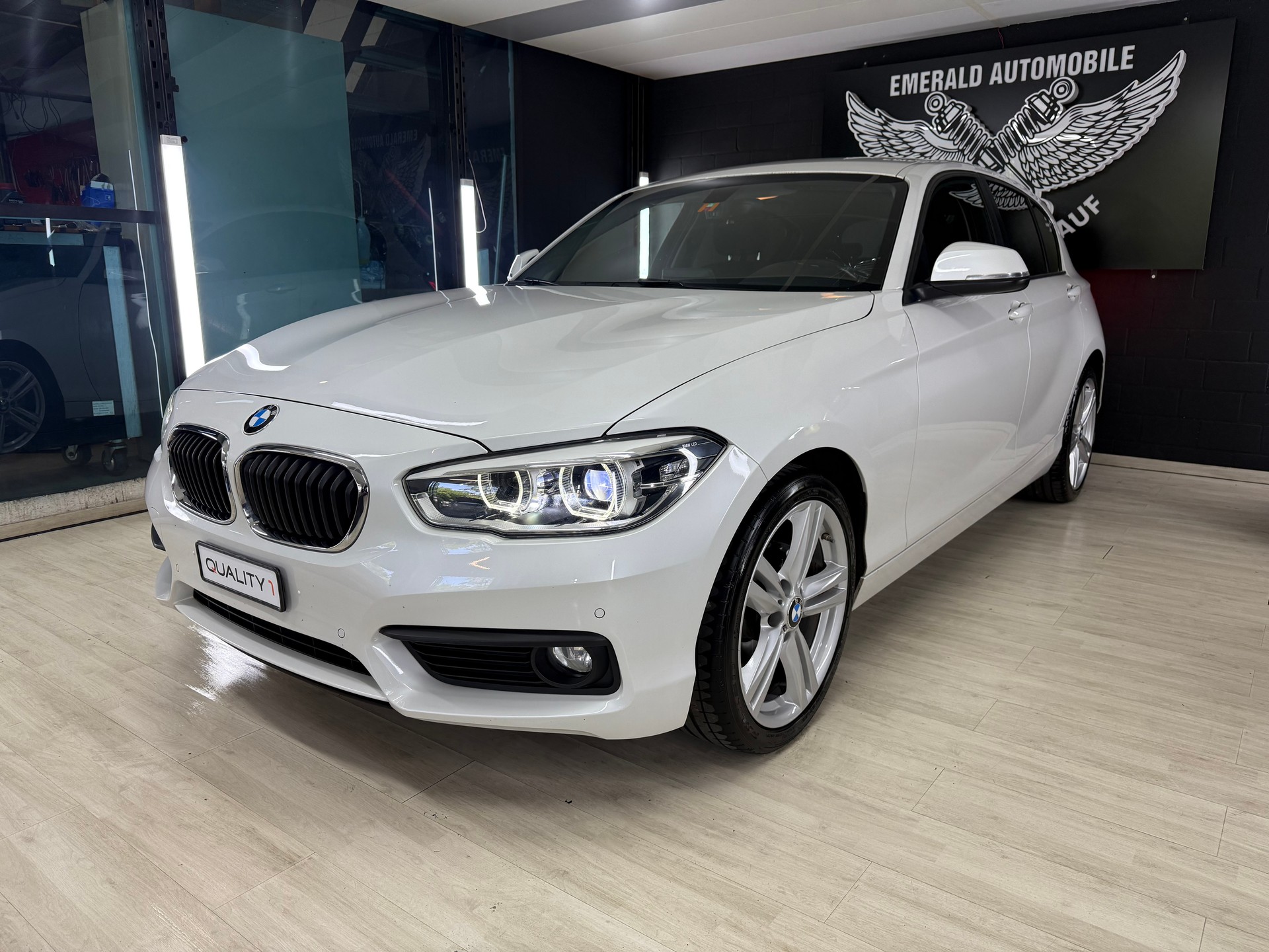 BMW 118i M-SPORT-image-2