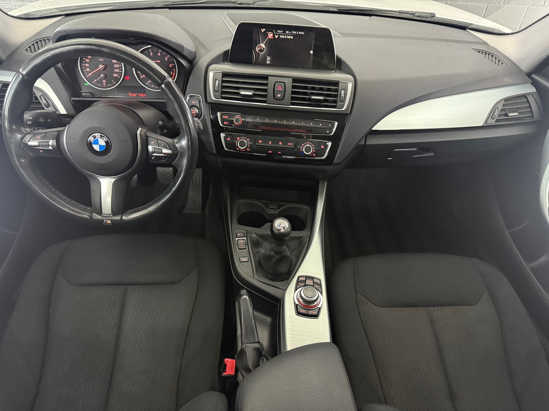 BMW 118i M-SPORT-image-6
