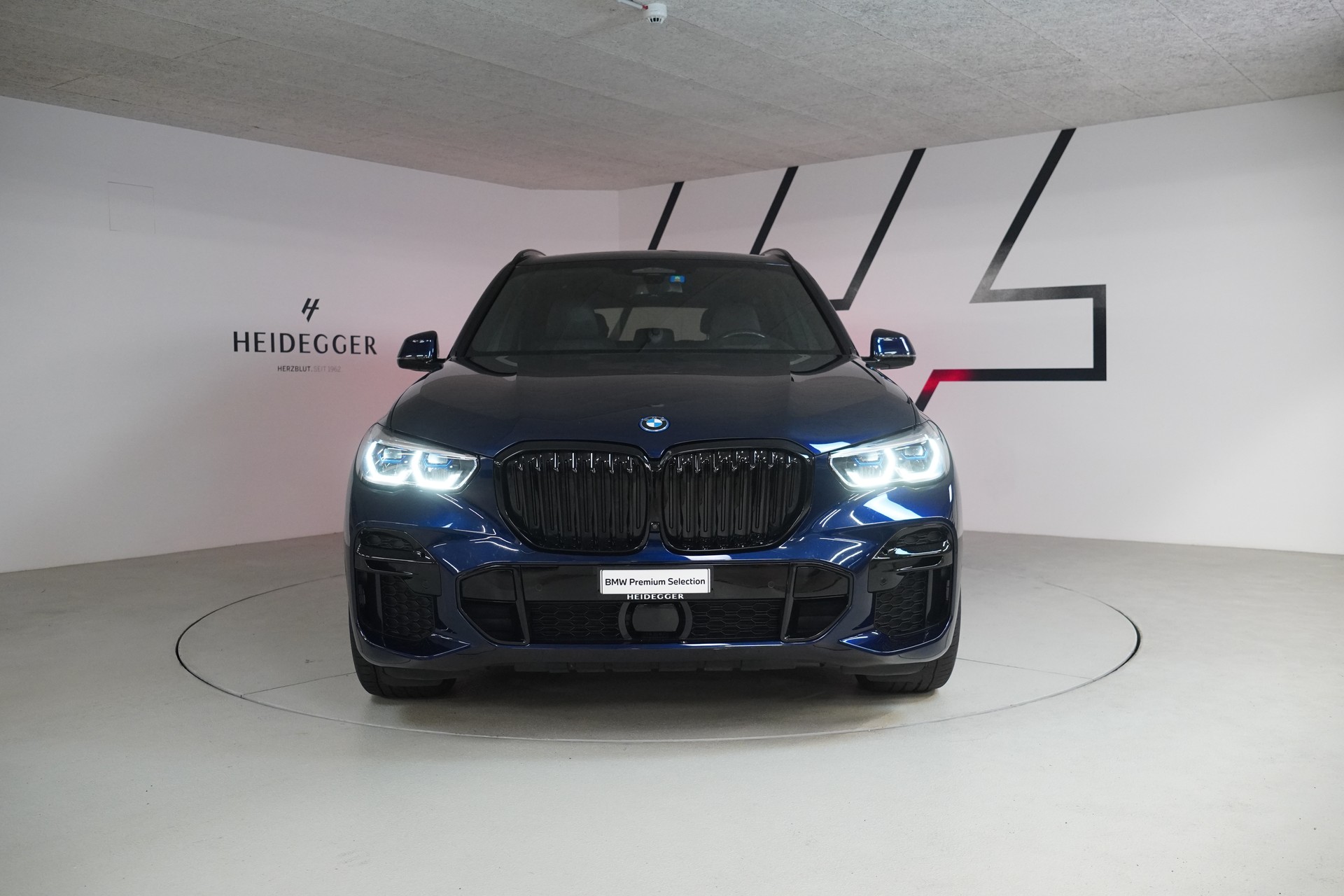 BMW X5 xDrive45e M Sport Steptronic-showroom-element-2
