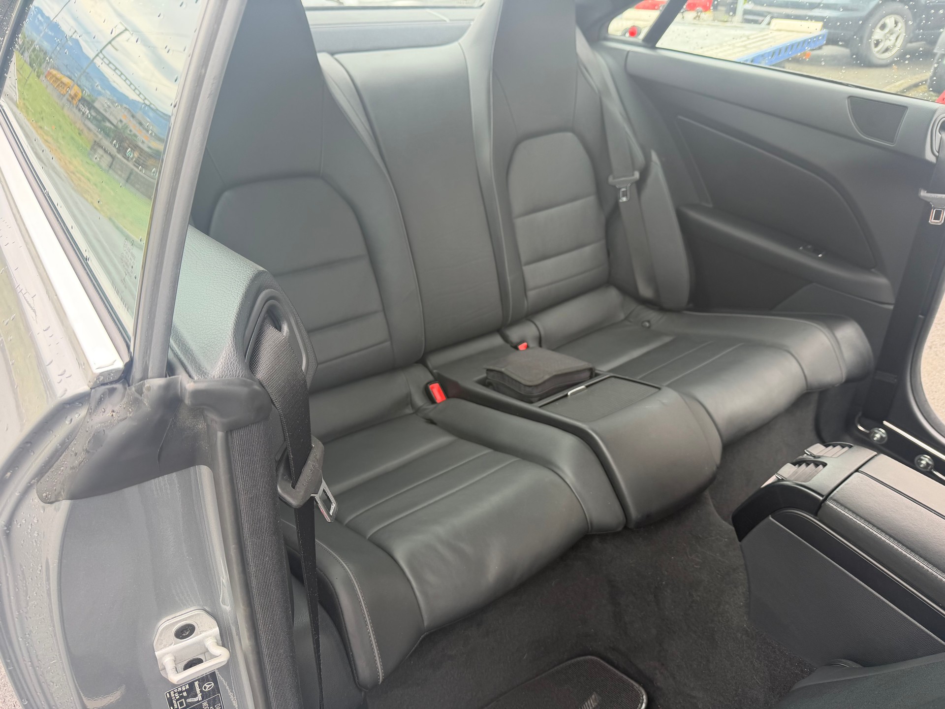 MERCEDES-BENZ E 350 4Matic 7G-Tronic-image-10