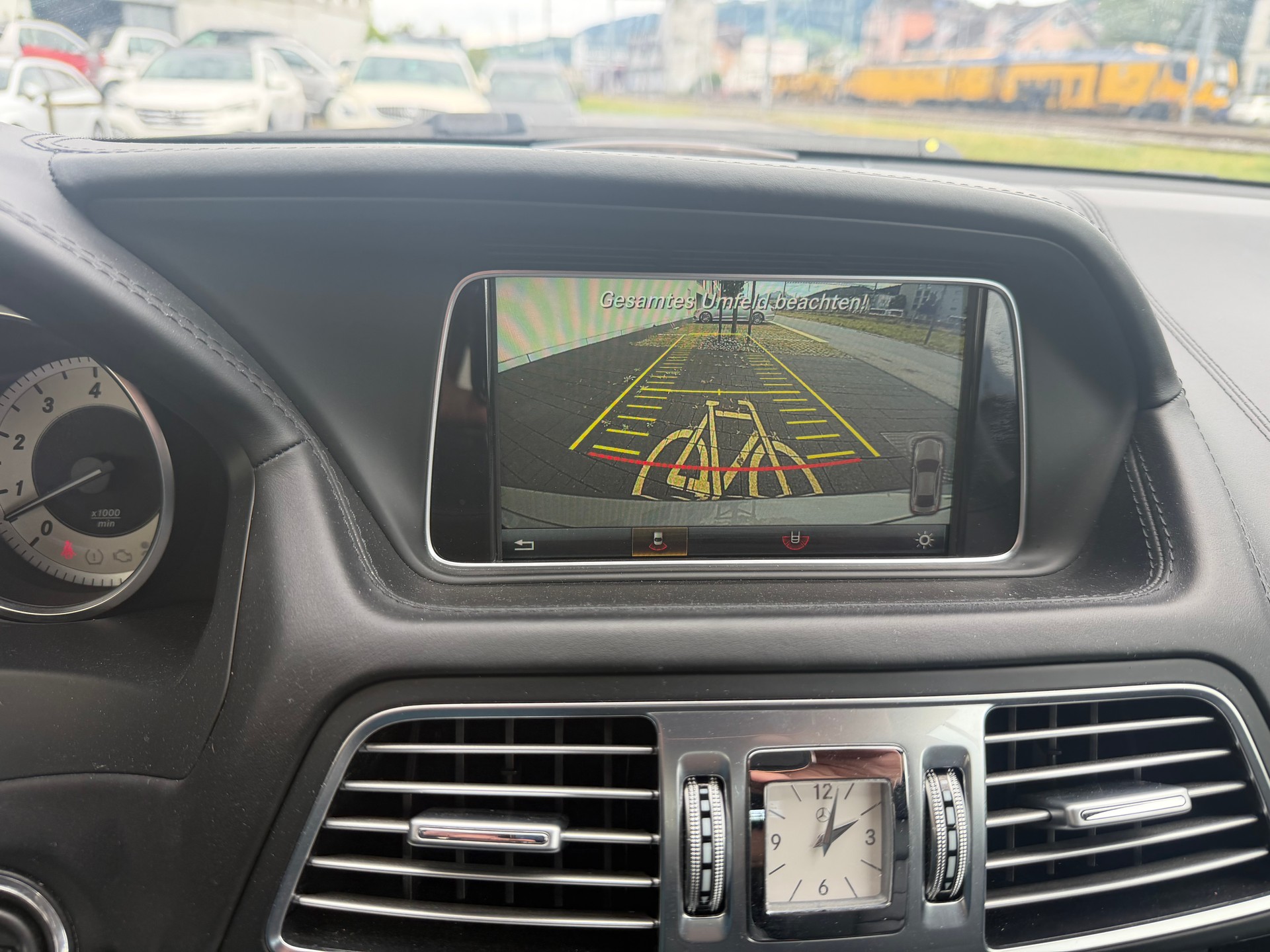 MERCEDES-BENZ E 350 4Matic 7G-Tronic-image-11