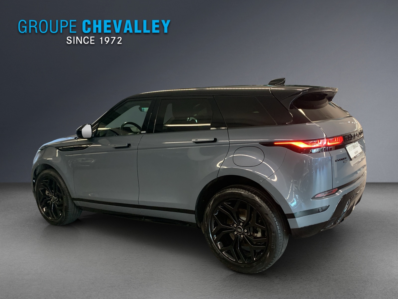 LAND ROVER Evoque R-Dynamic SE-showroom-element-2