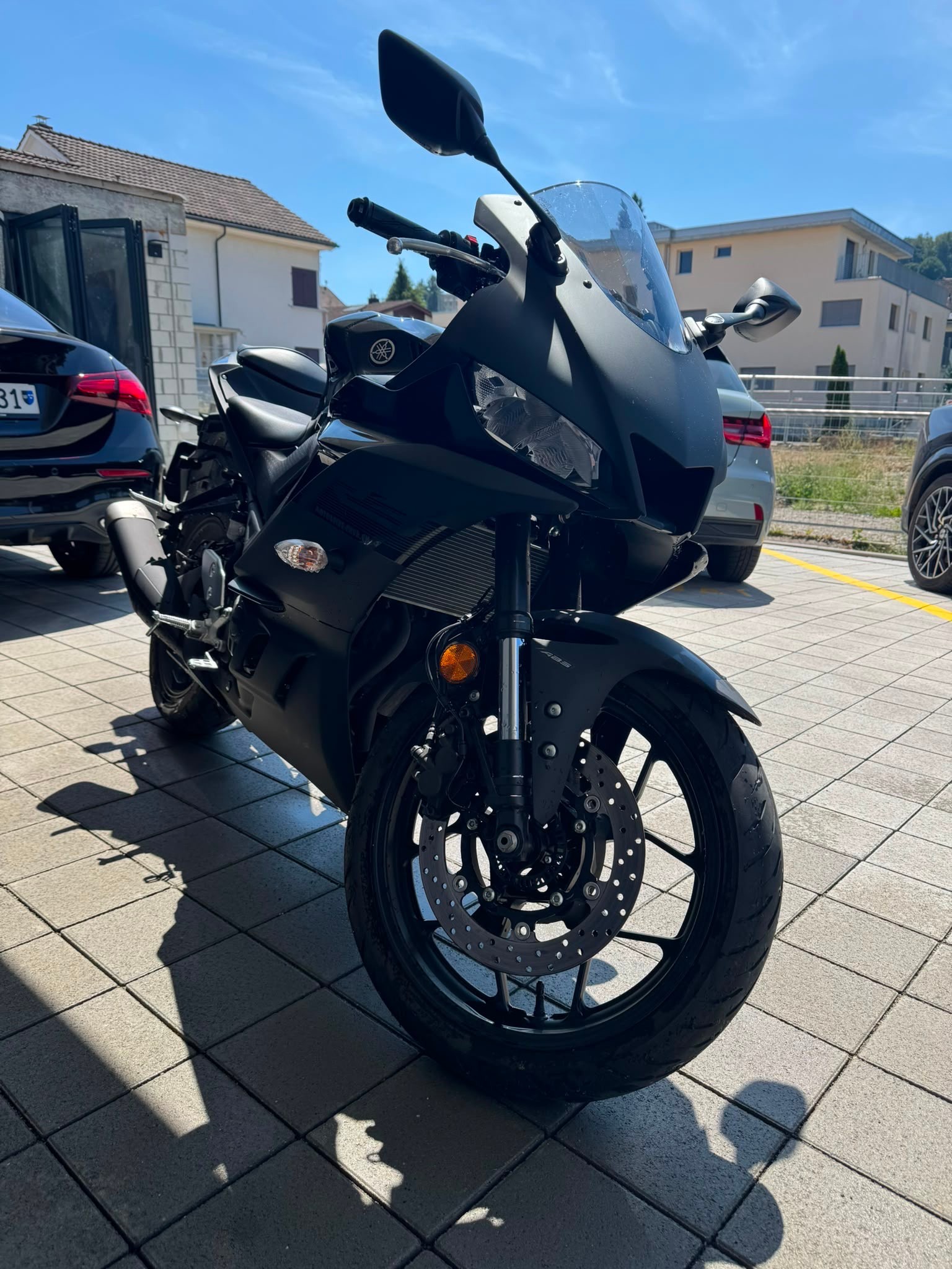 YAMAHA YZF-R3-image-3