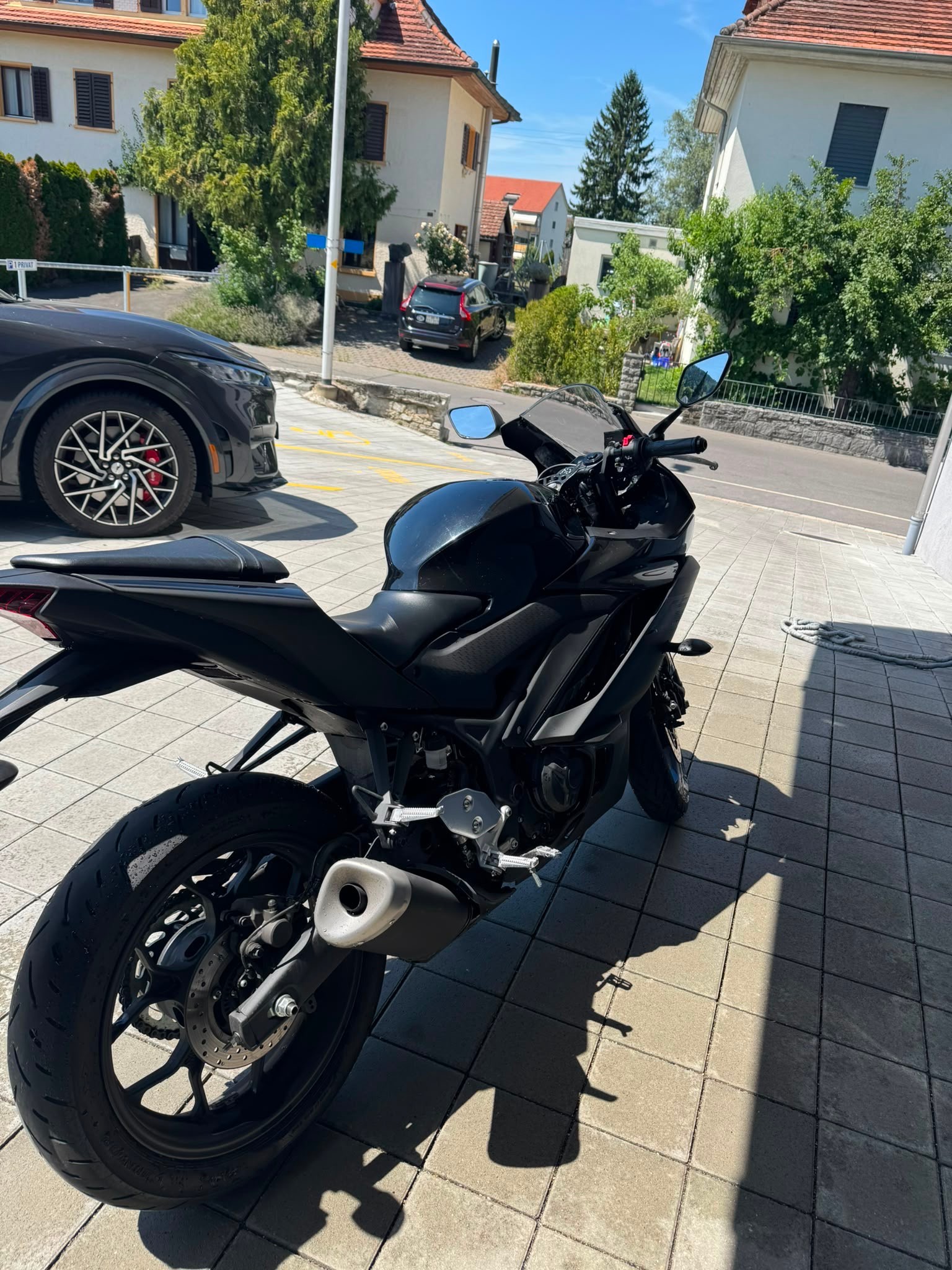 YAMAHA YZF-R3-image-2