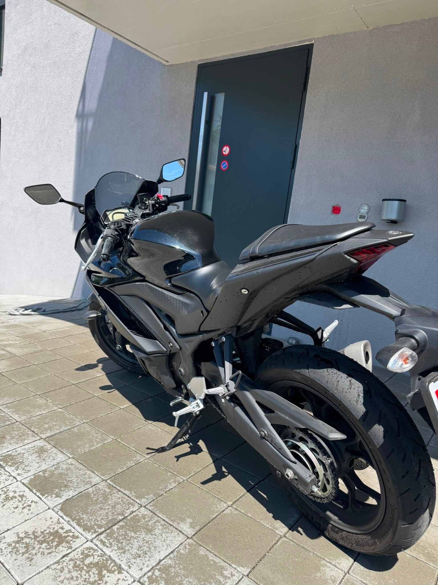 YAMAHA YZF-R3-image-4