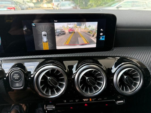 MERCEDES-BENZ A 200 Style 7G-DCT-image-13