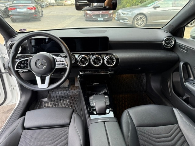 MERCEDES-BENZ A 200 Style 7G-DCT-image-15