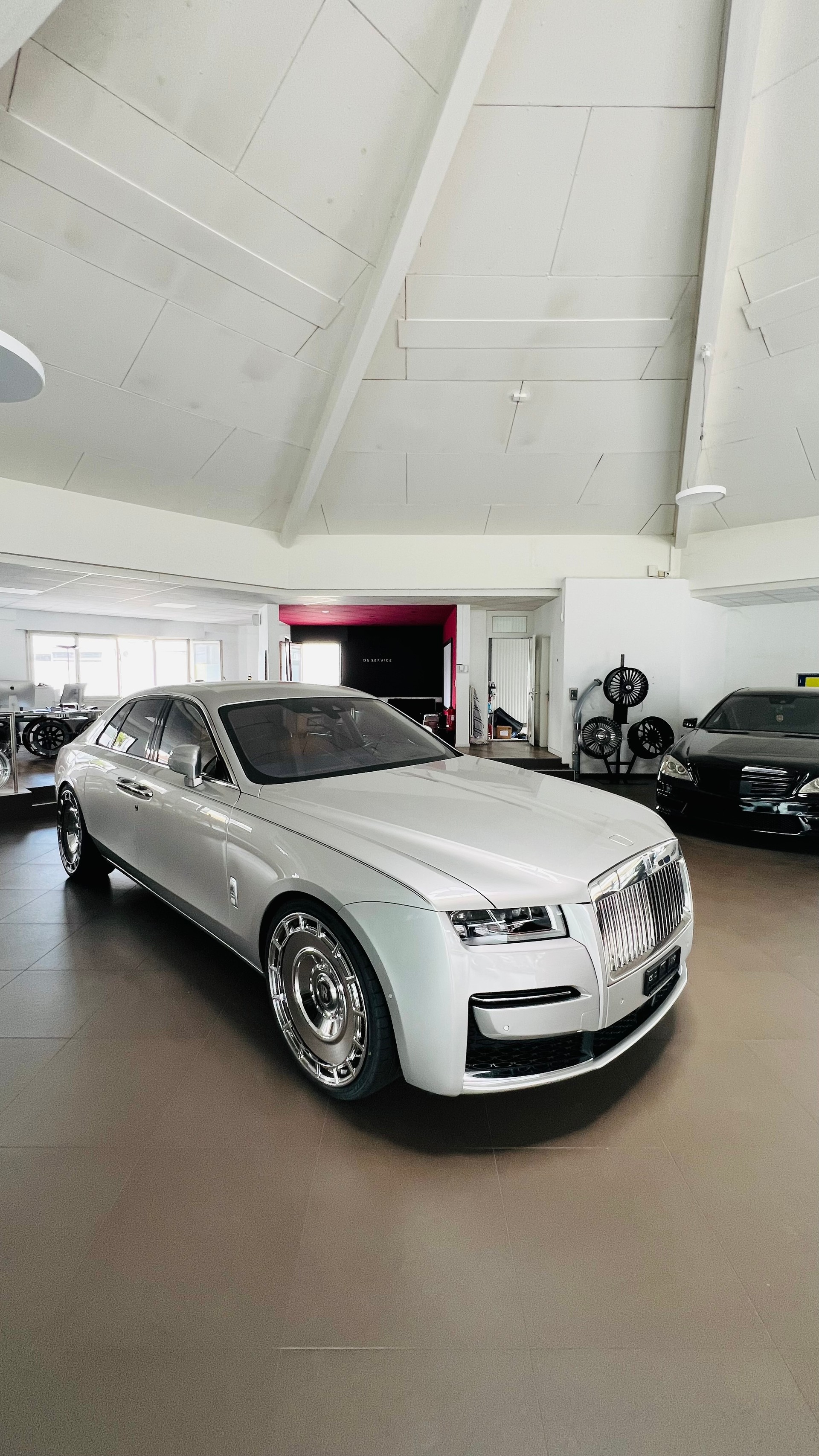 ROLLS-ROYCE Ghost II 6.75 V12-showroom-element-2