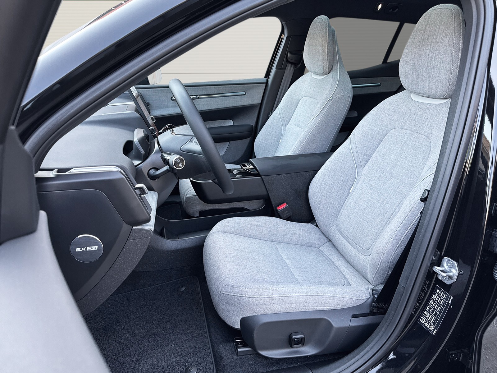 VOLVO EX30 E60 Twin Ultra Performance AWD-image-7