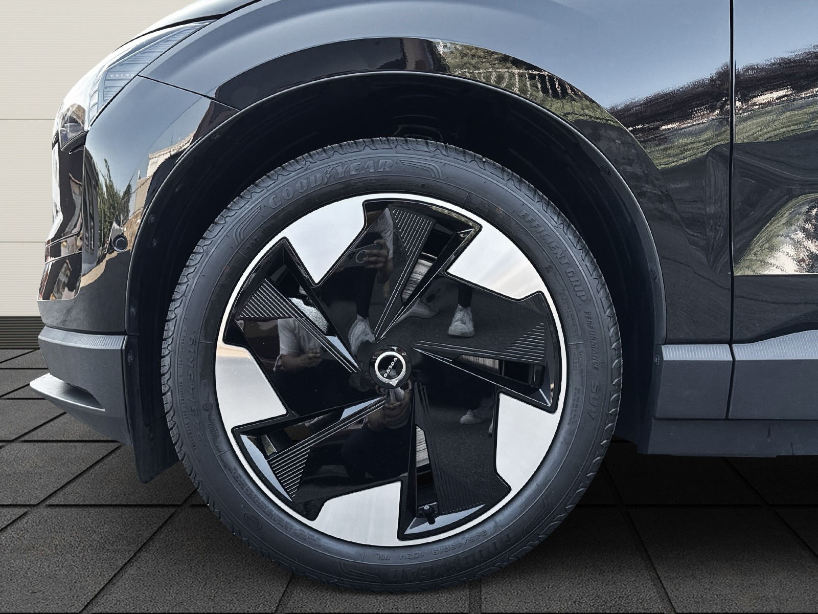 VOLVO EX30 E60 Twin Ultra Performance AWD-image-4