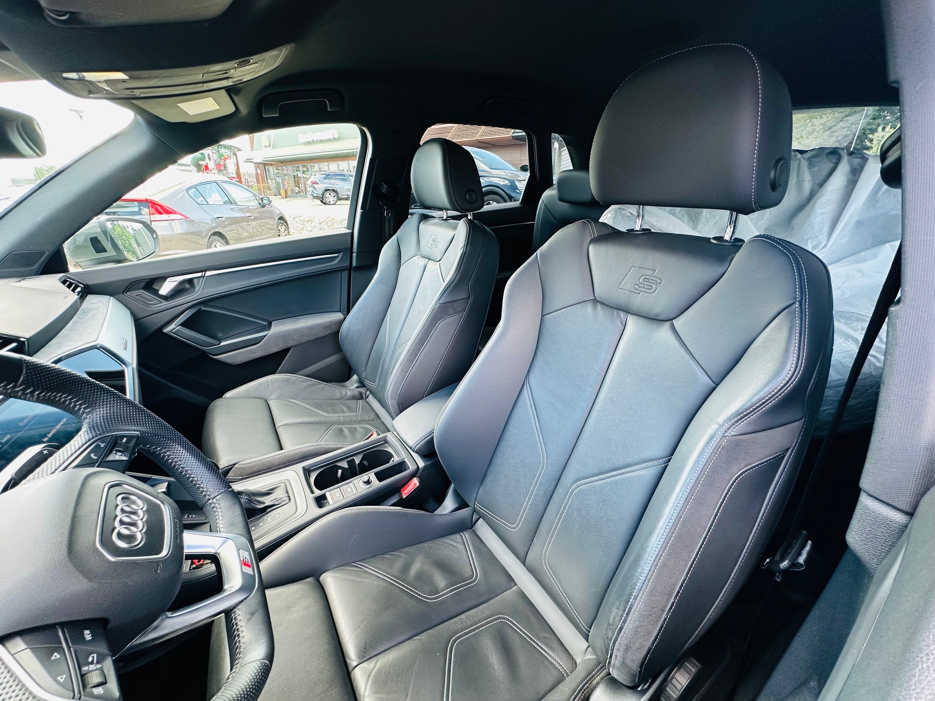 AUDI Q3 40 TFSI S line quattro S-tronic-image-12