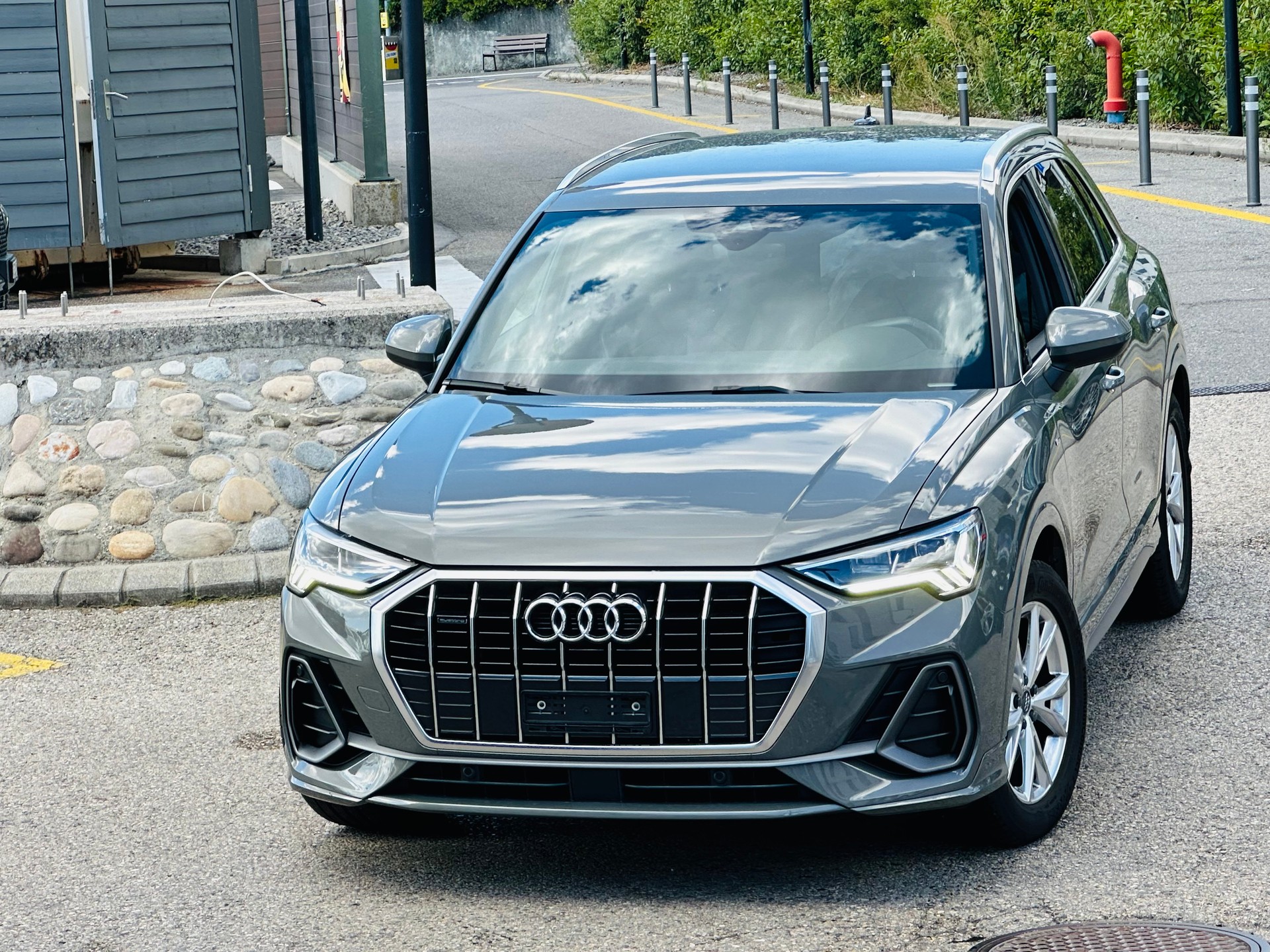 AUDI Q3 40 TFSI S line quattro S-tronic-showroom-element-1