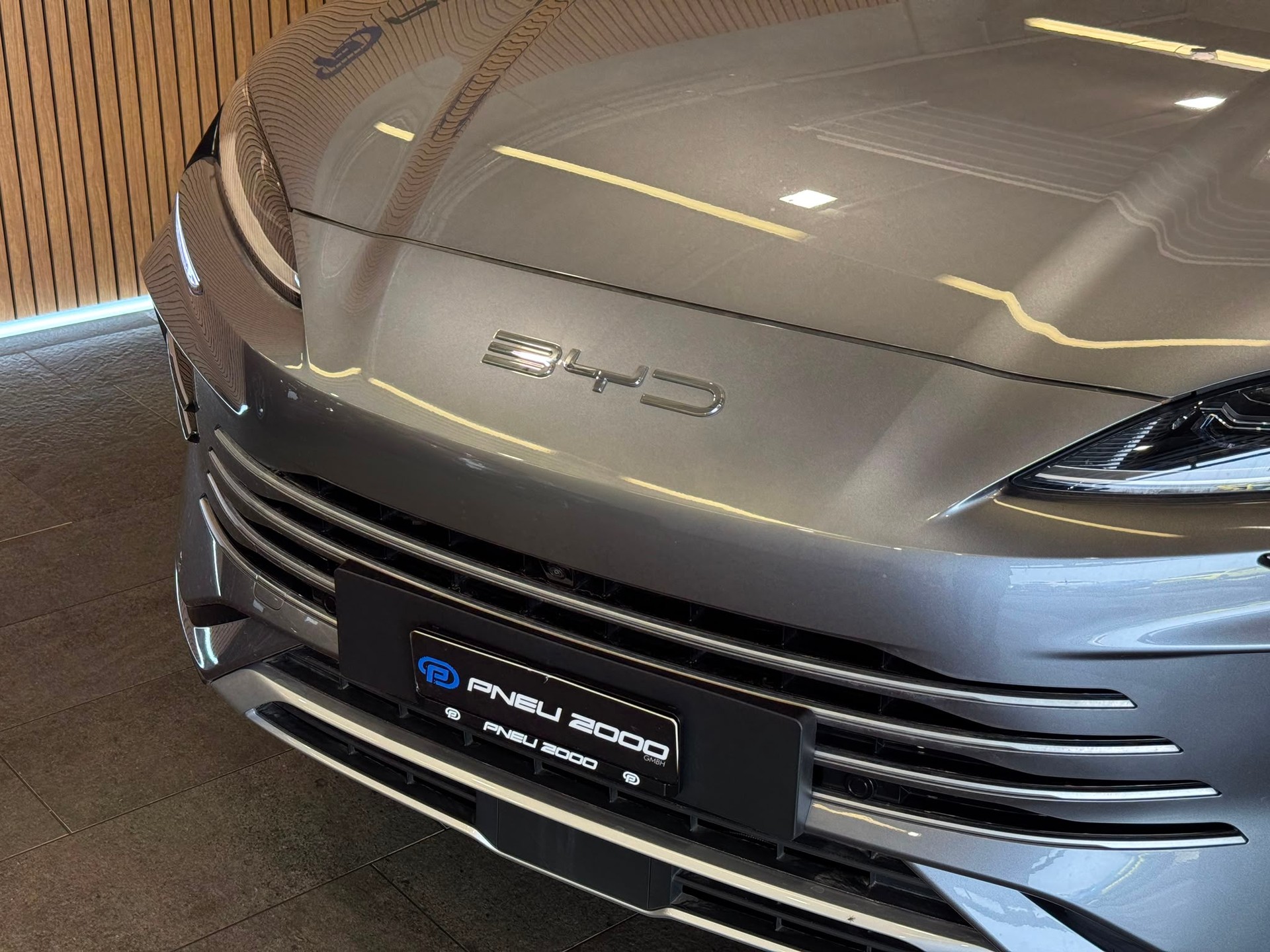 BYD Seal U DM-i Design AWD-showroom-element-2