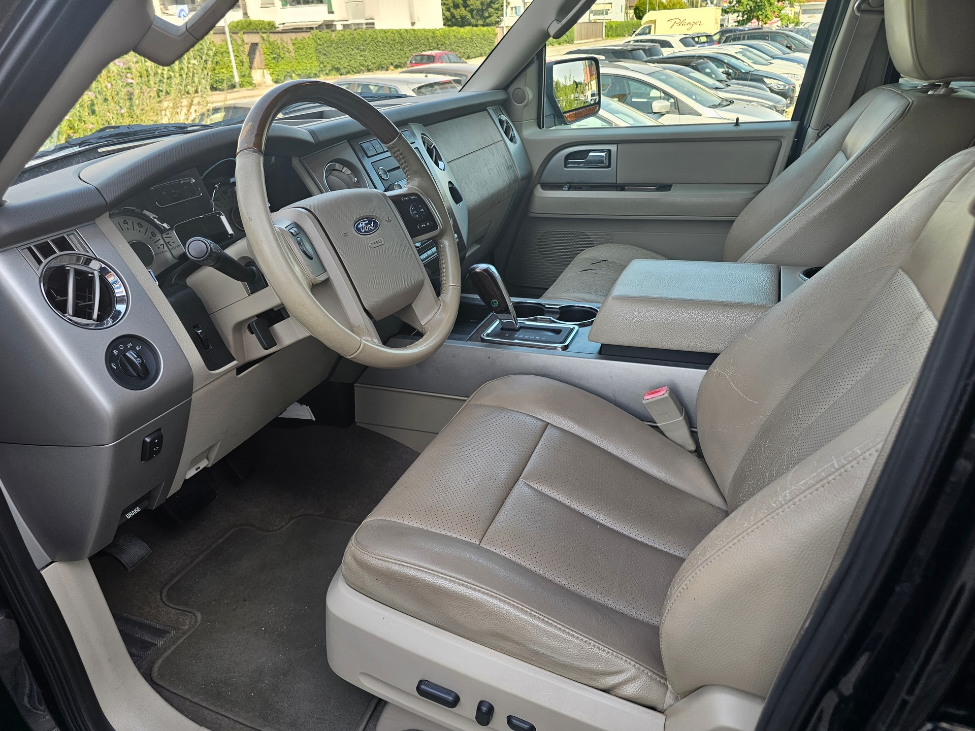 FORD Expedition-image-11