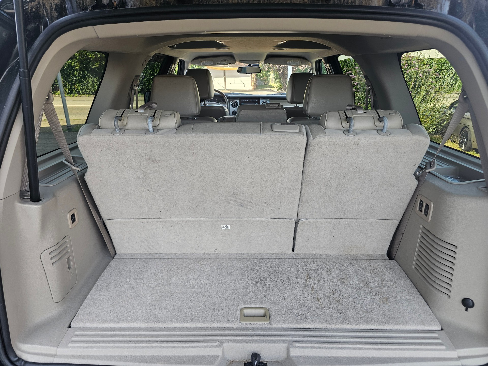 FORD Expedition-image-8