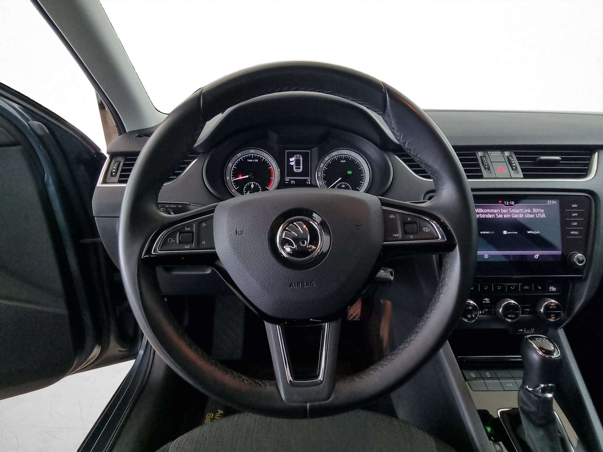 SKODA Octavia Combi 2.0 TSI Ambition DSG-image-8
