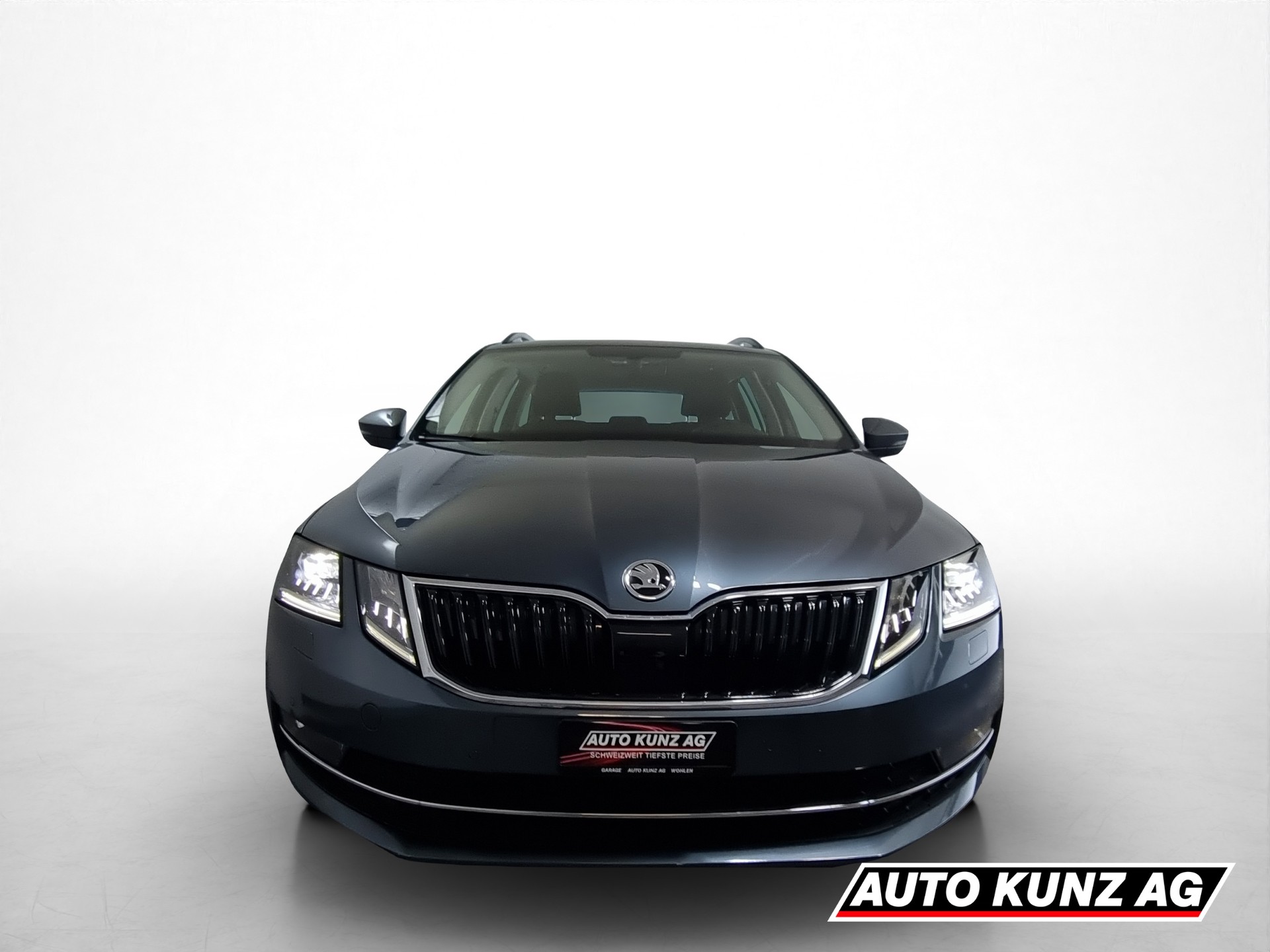 SKODA Octavia Combi 2.0 TSI Ambition DSG-showroom-element-1