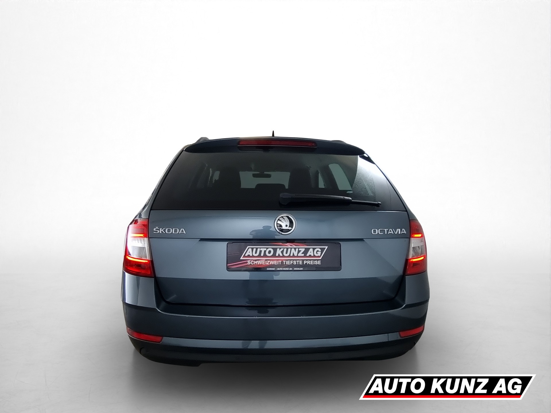 SKODA Octavia Combi 2.0 TSI Ambition DSG-image-4