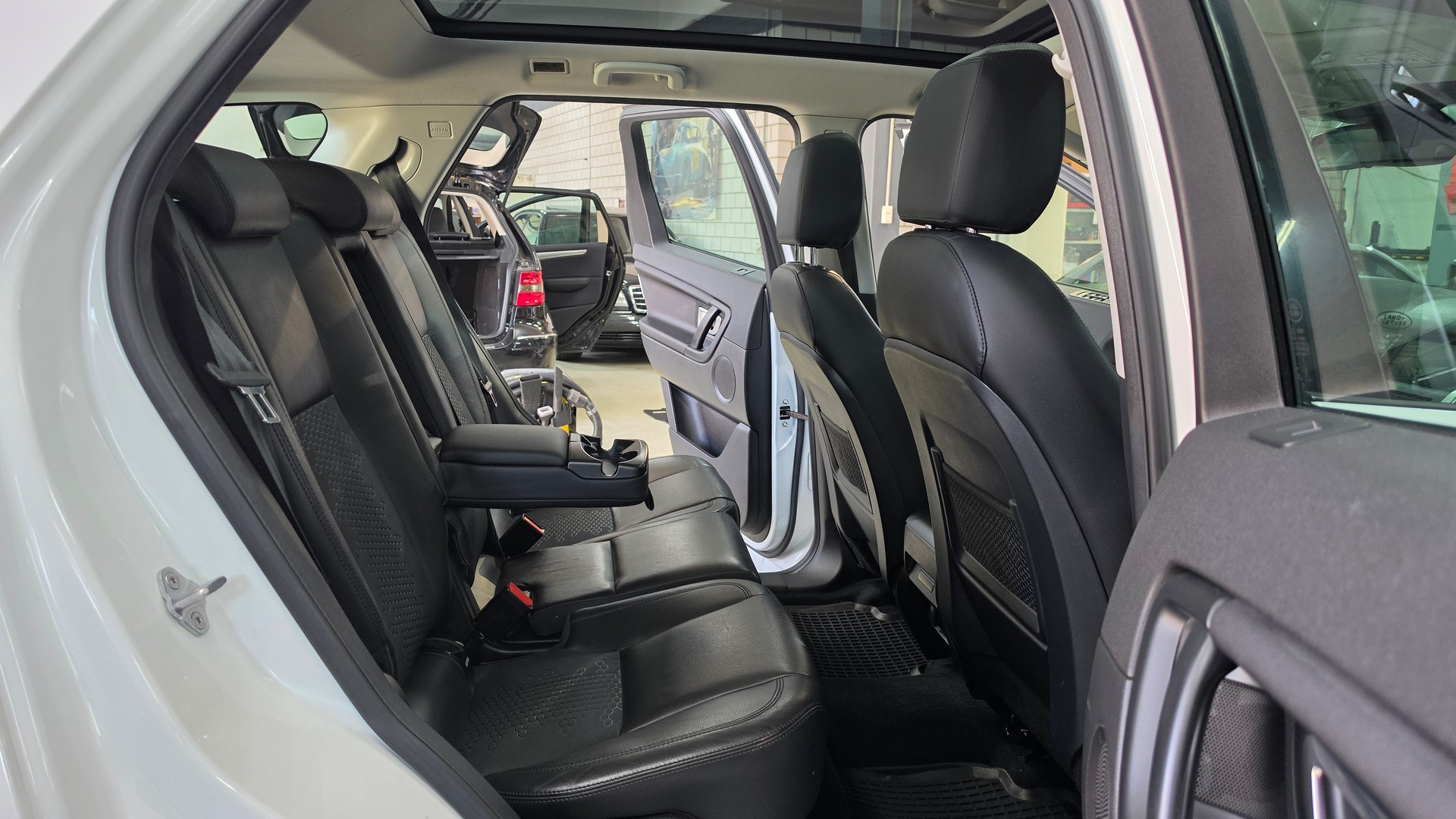 LAND ROVER Discovery Sport 2.0 TD4 Pure-image-19
