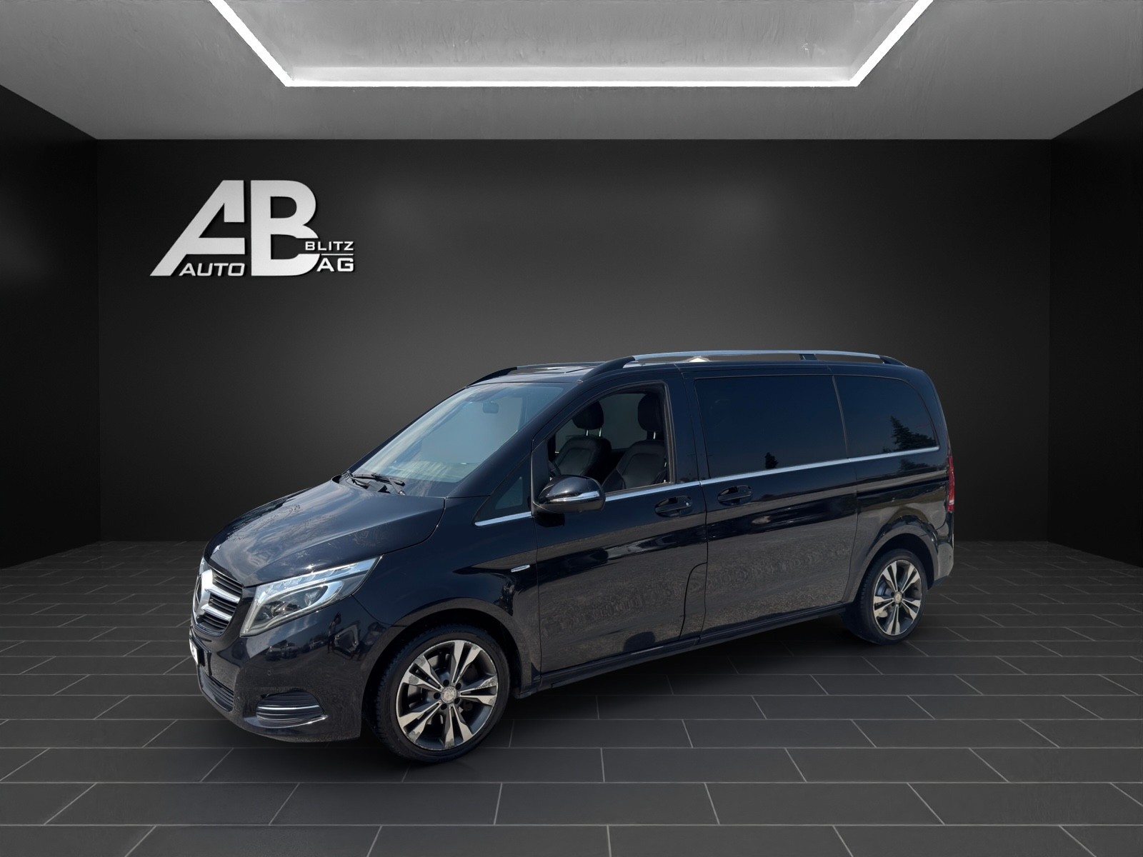 MERCEDES-BENZ V 250 d Swiss Edition kompakt 4Matic 7G-Tronic mit 190 PS-showroom-element-1