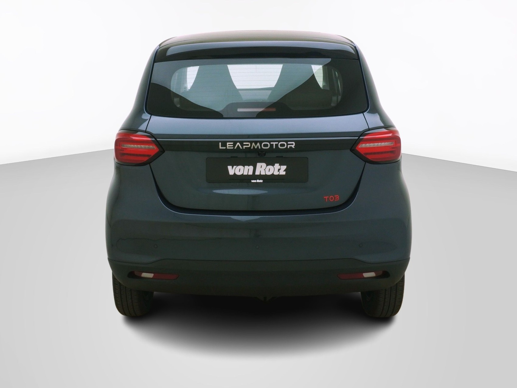 LEAPMOTOR T03 Electric-showroom-element-2