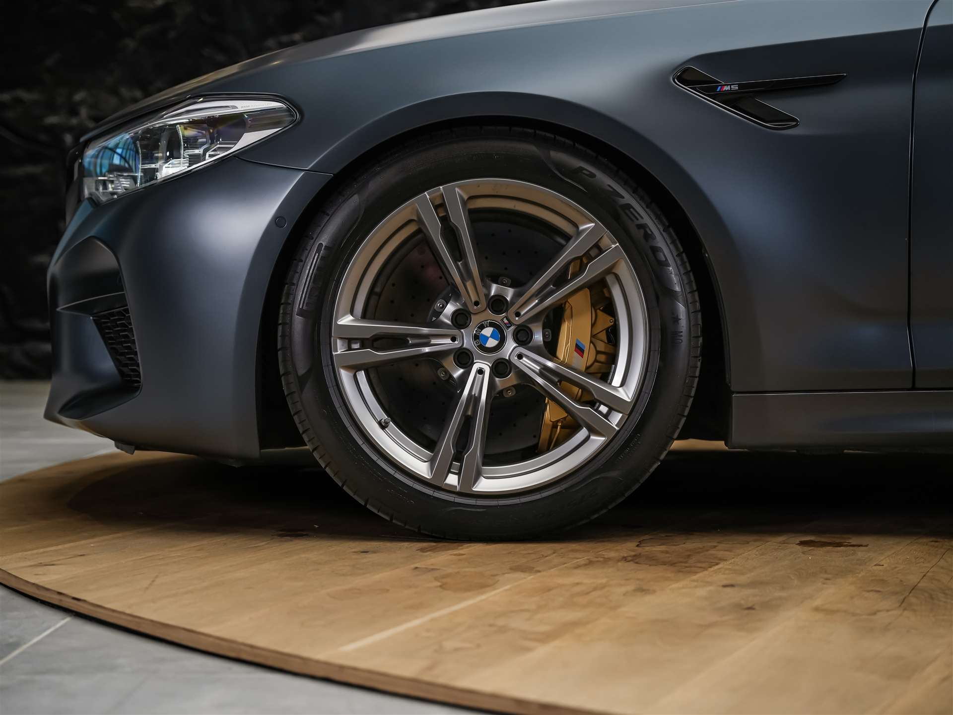 BMW M5 xDrive Competition Drivelogic *CH Auto*Massage*Keramik*Bowers&Wilkins*H&R*-image-19