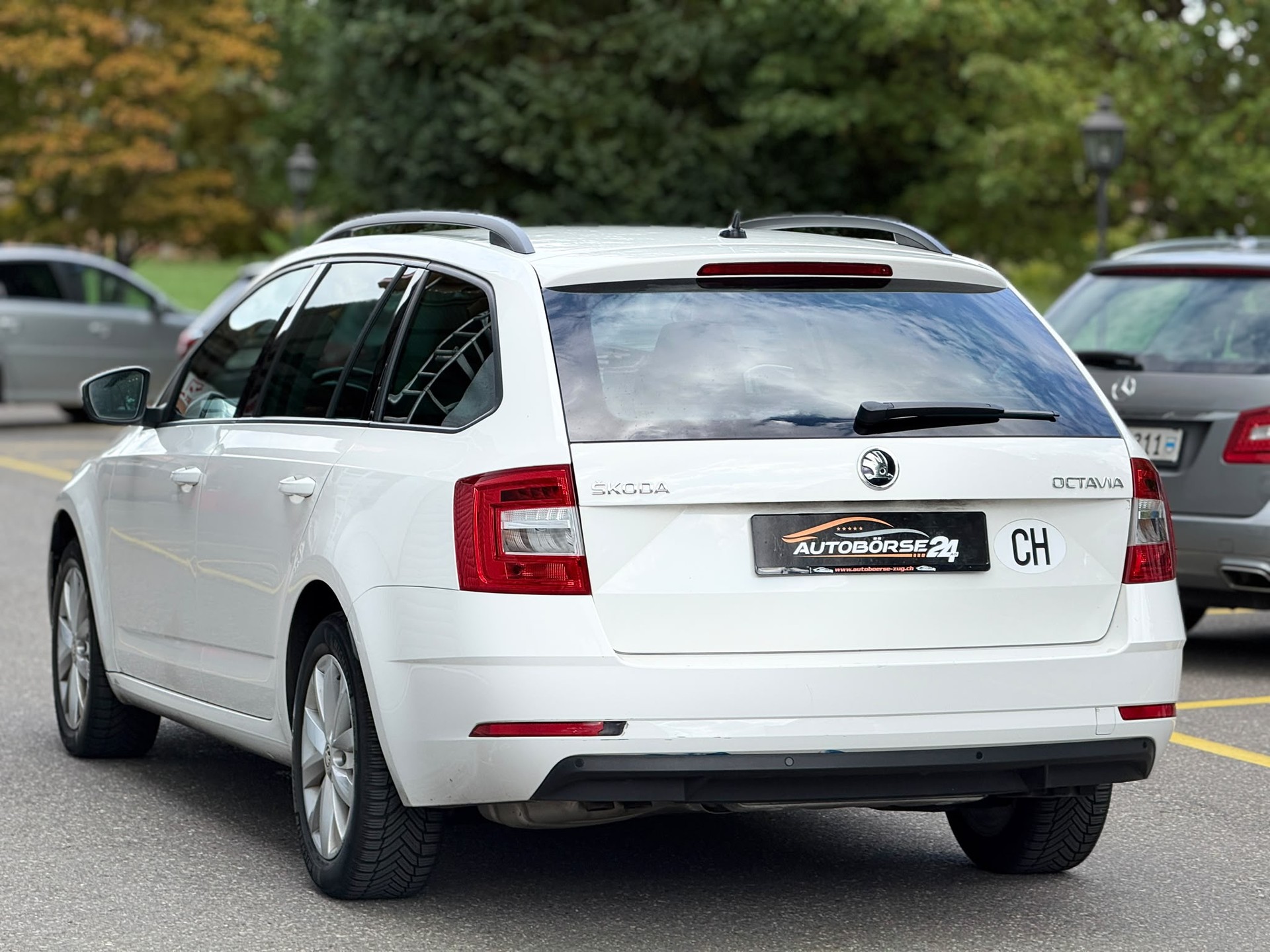 SKODA Octavia Combi 2.0 TDI 184 Ambition 4x4 DSG-showroom-element-3