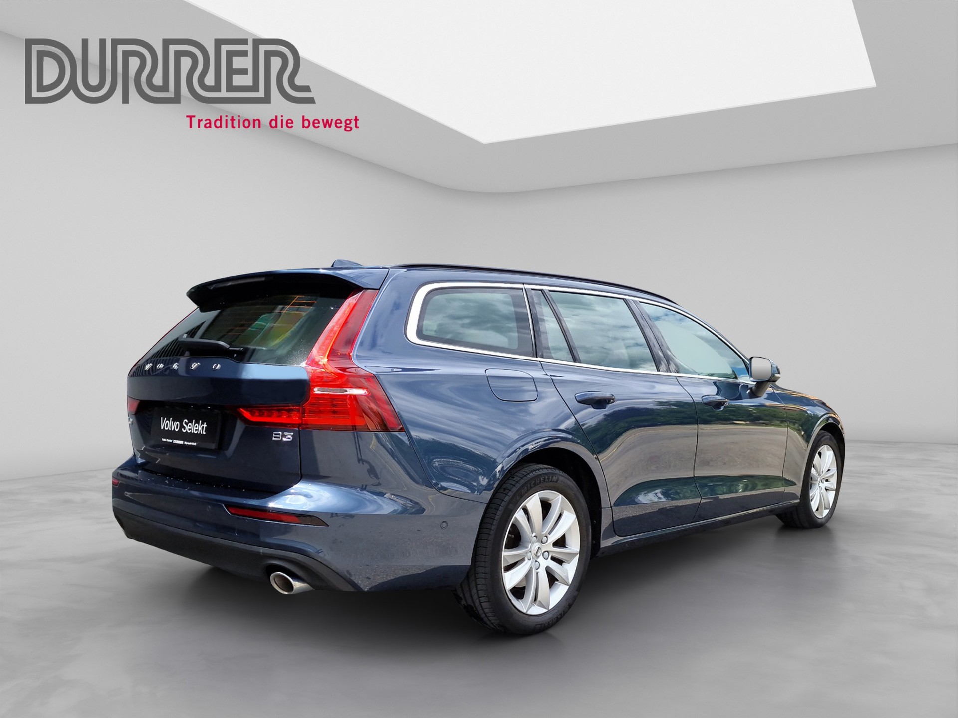 VOLVO V60 2.0 B3 Momentum-image-4