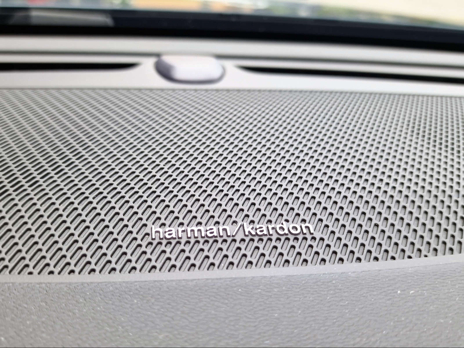 VOLVO V60 2.0 B3 Momentum-image-16