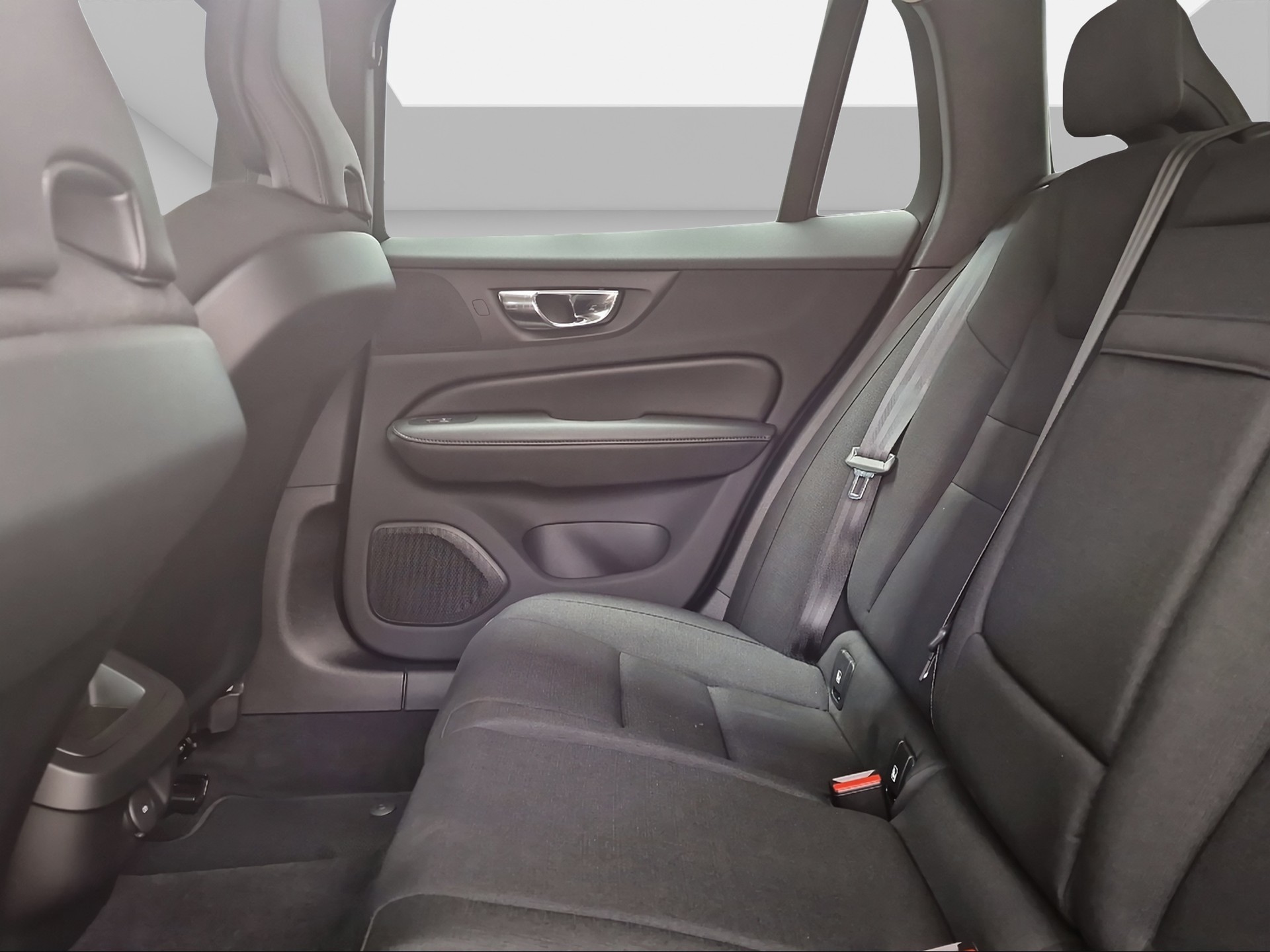 VOLVO V60 2.0 B3 Momentum-image-13