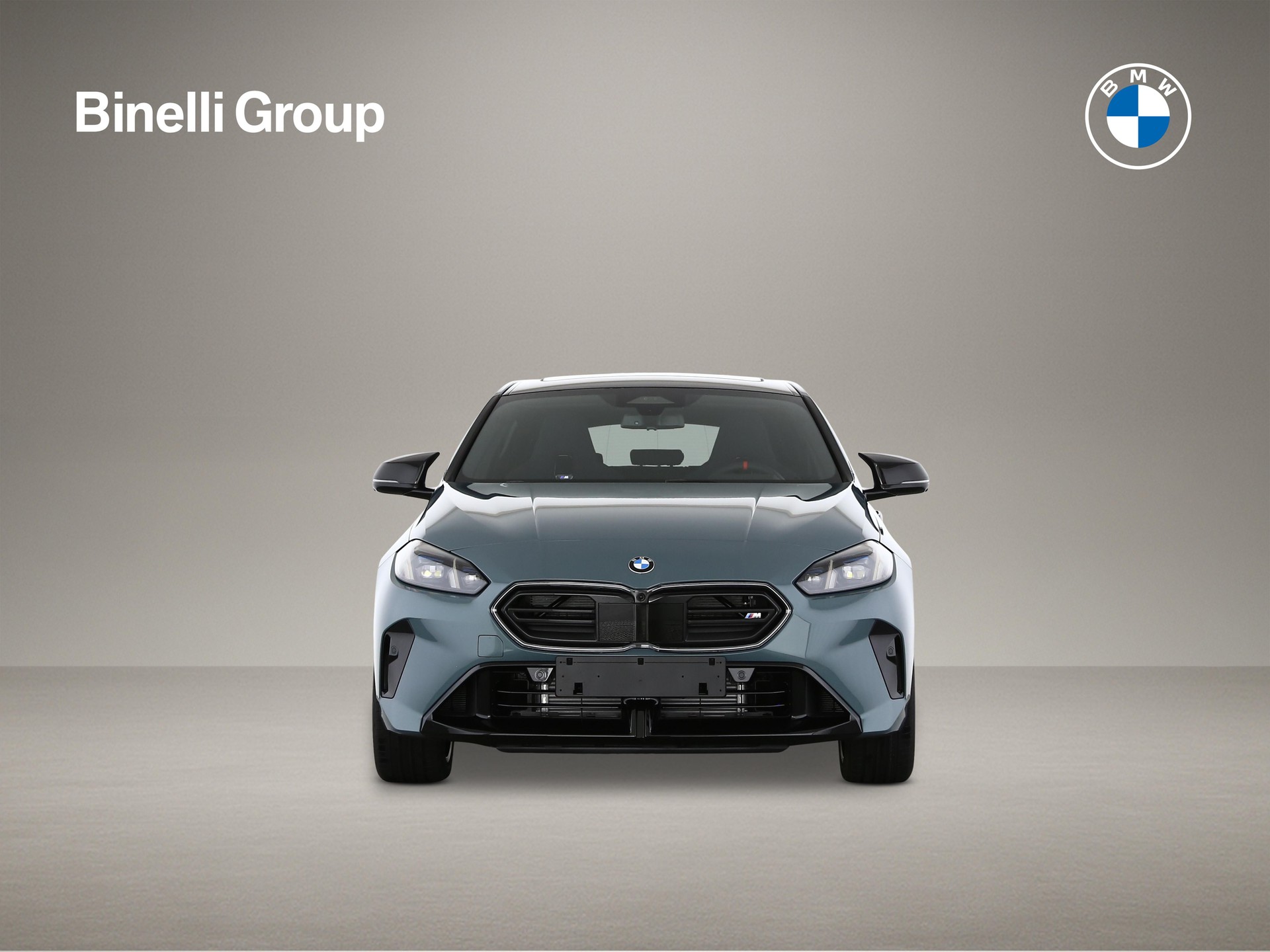 BMW M135i xDrive-showroom-element-2
