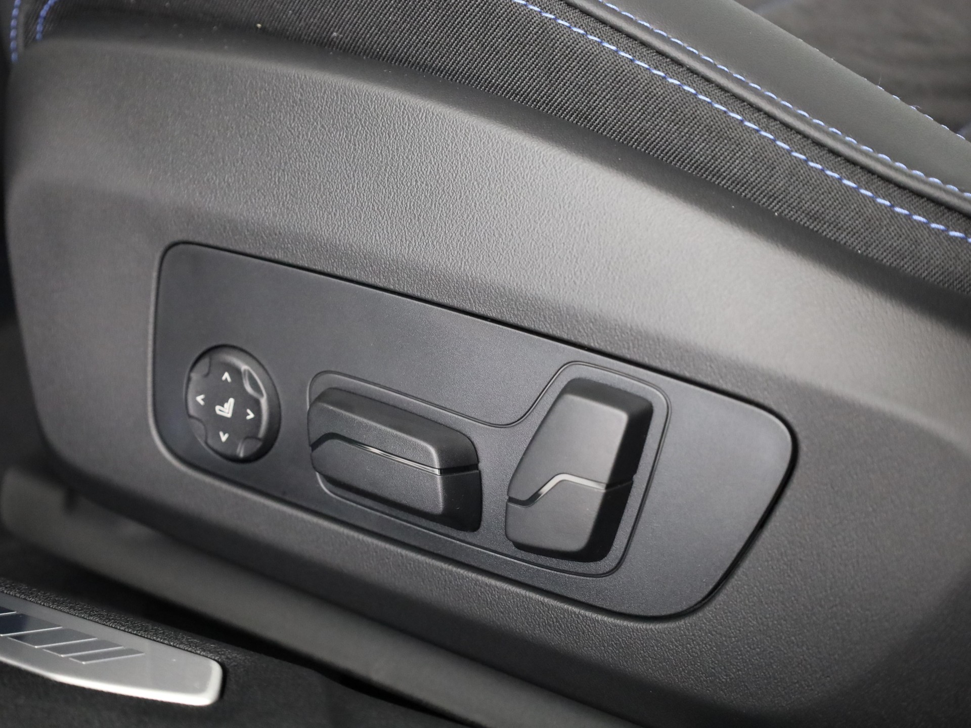 BMW M135i xDrive-image-13