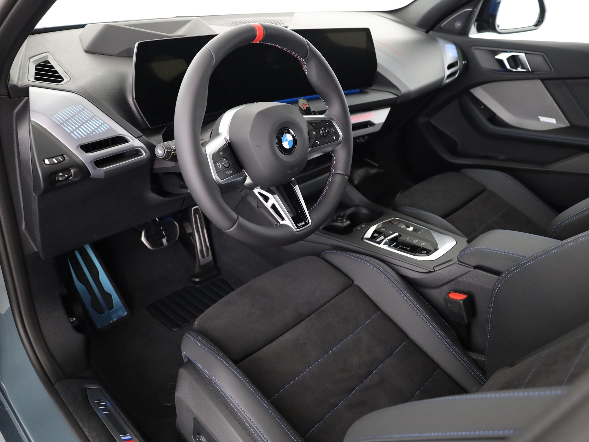 BMW M135i xDrive-image-10
