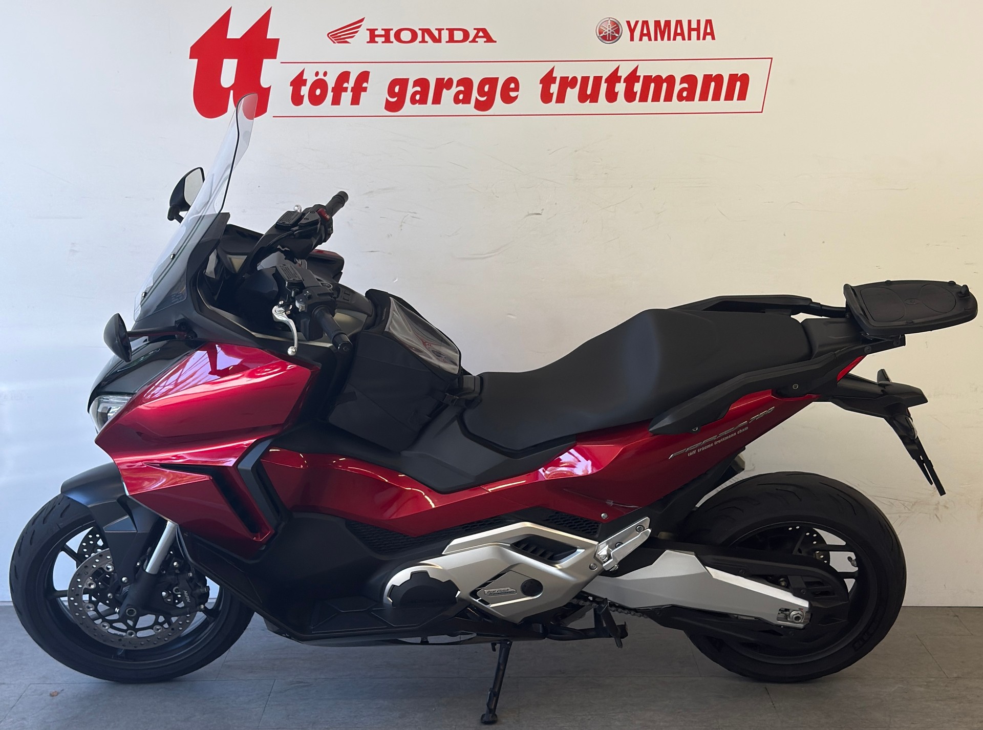 HONDA NSS 750-showroom-element-1