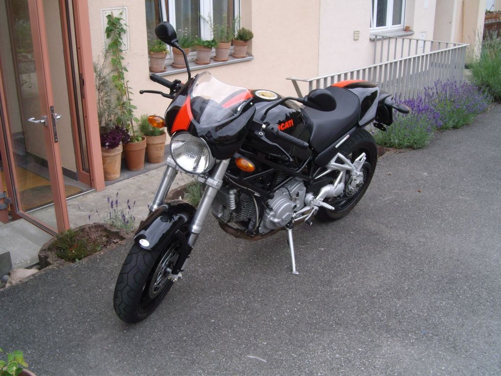 DUCATI MONSTER 800