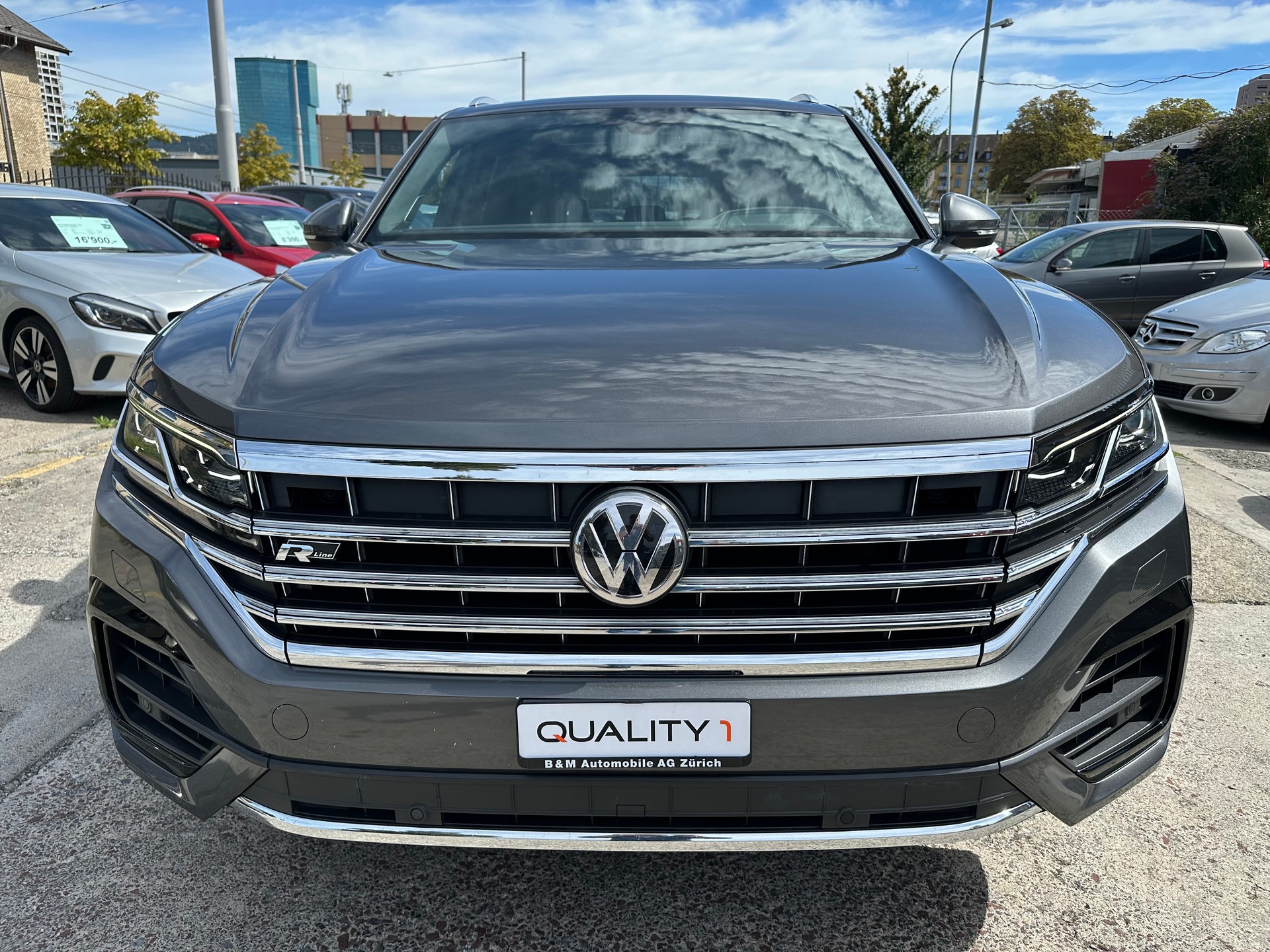 VW Touareg 3.0 TDI R Line Tiptronic-showroom-element-1