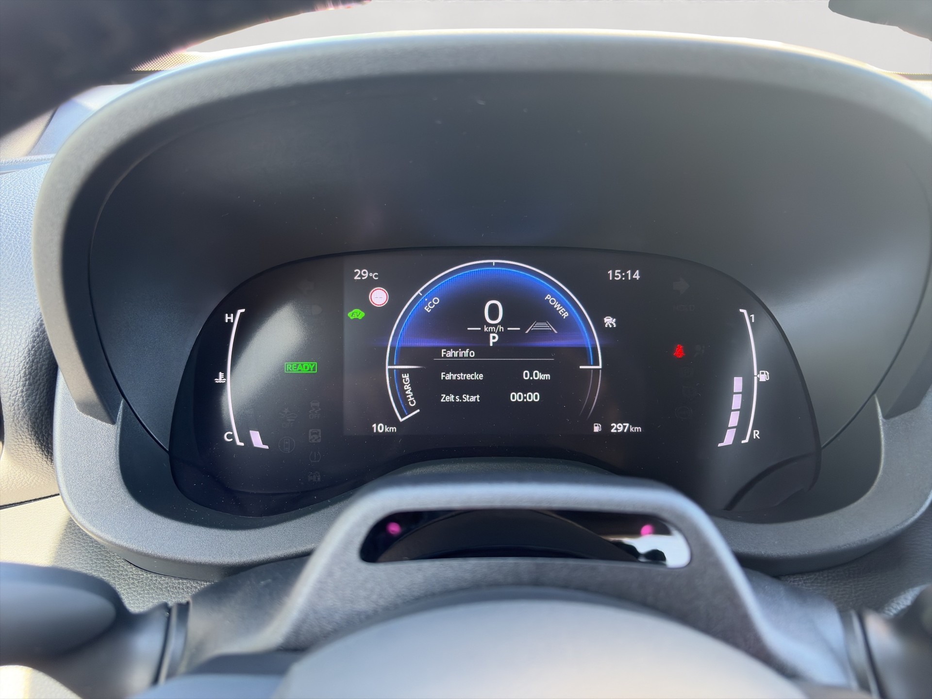 TOYOTA Yaris Cross 1.5 Trend e-CVT-image-13